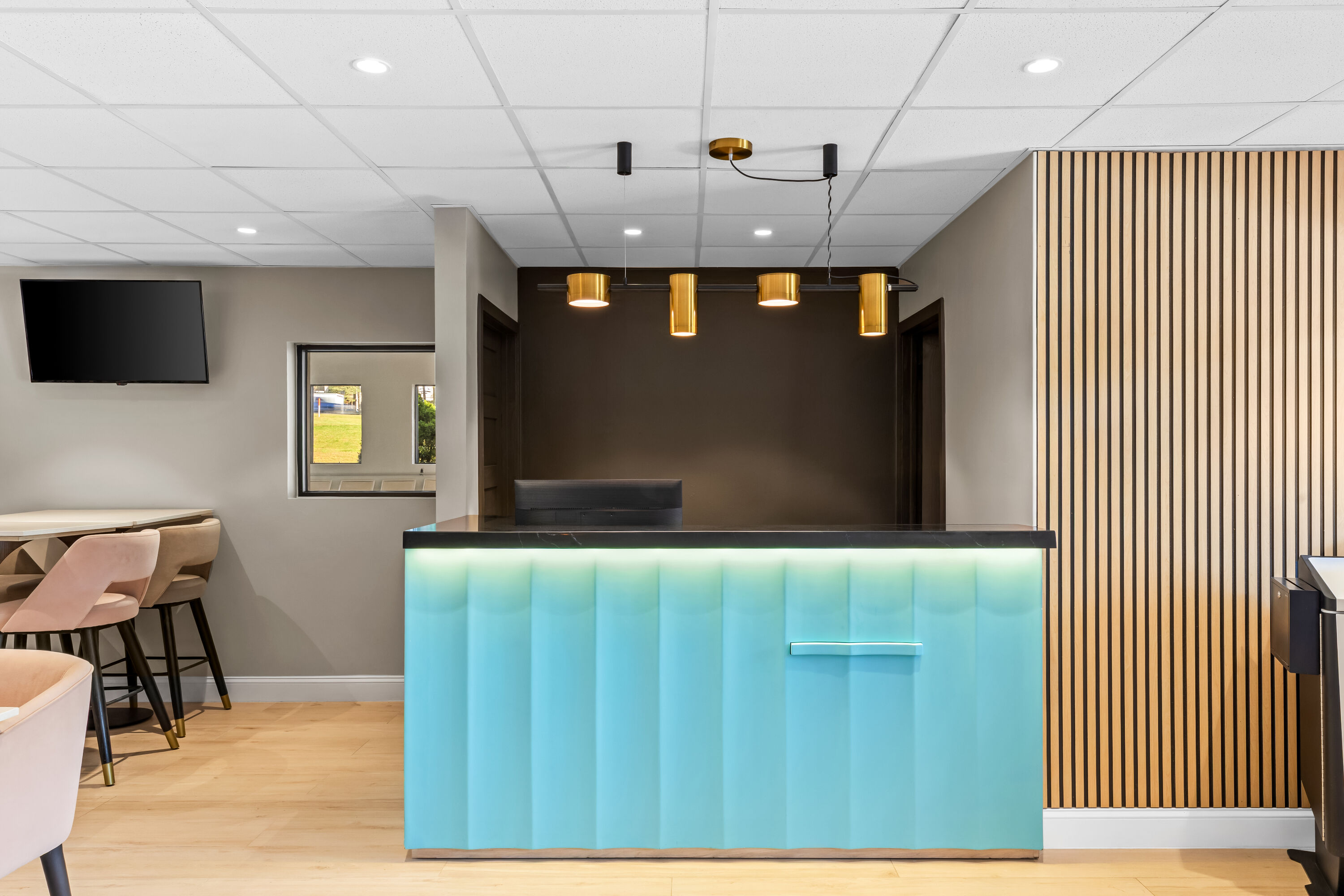 Days Inn & Suites by Wyndham Peachtree Corners/Norcross reception in Norcross, Georgia