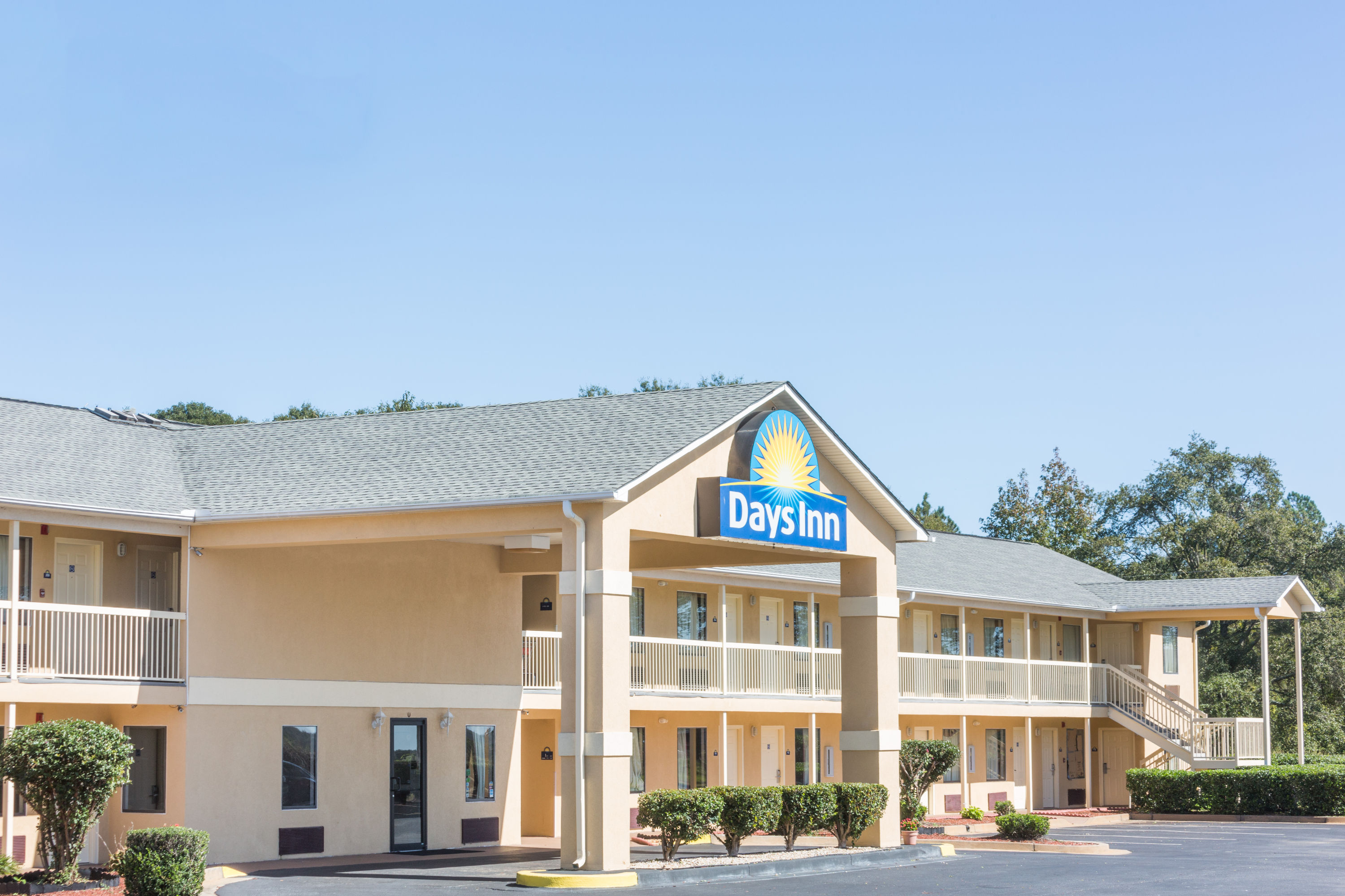 Exterior of Days Inn by Wyndham Royston hotel in Royston, Georgia