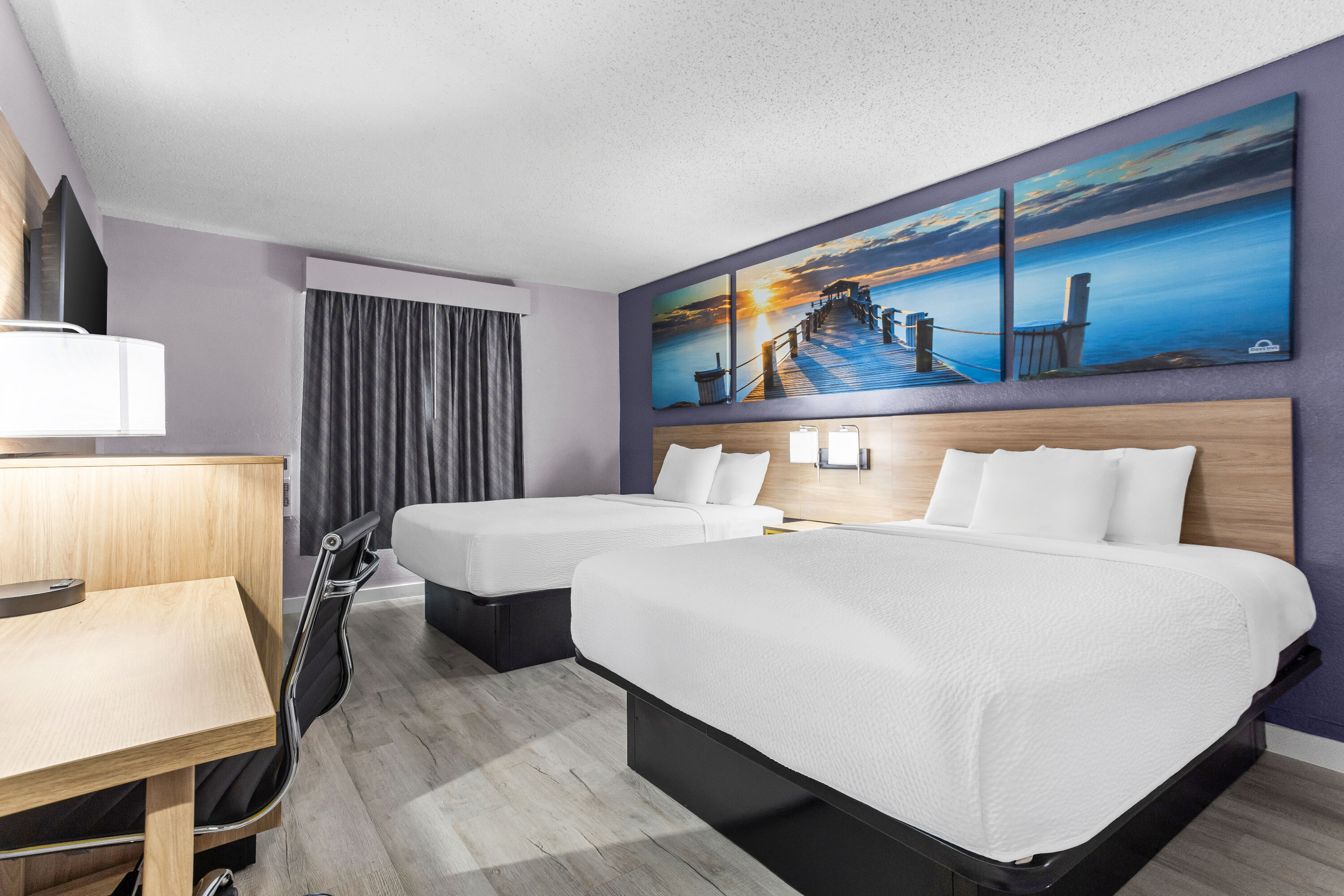 Double bed guest room at the Days Inn by Wyndham Savannah Gateway I-95 in Savannah, Georgia