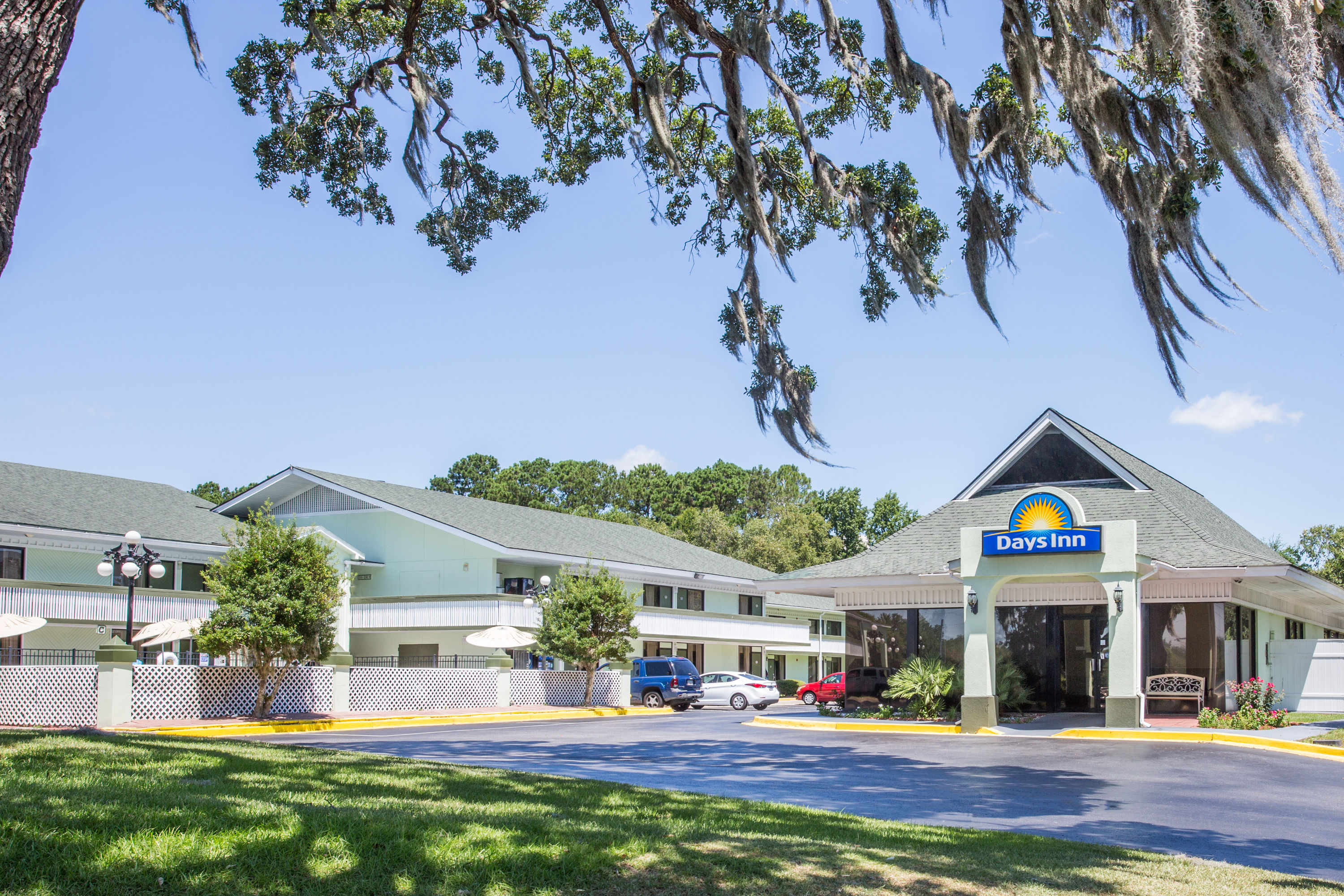 Days Inn By Wyndham Savannah Abercorn Southside Savannah