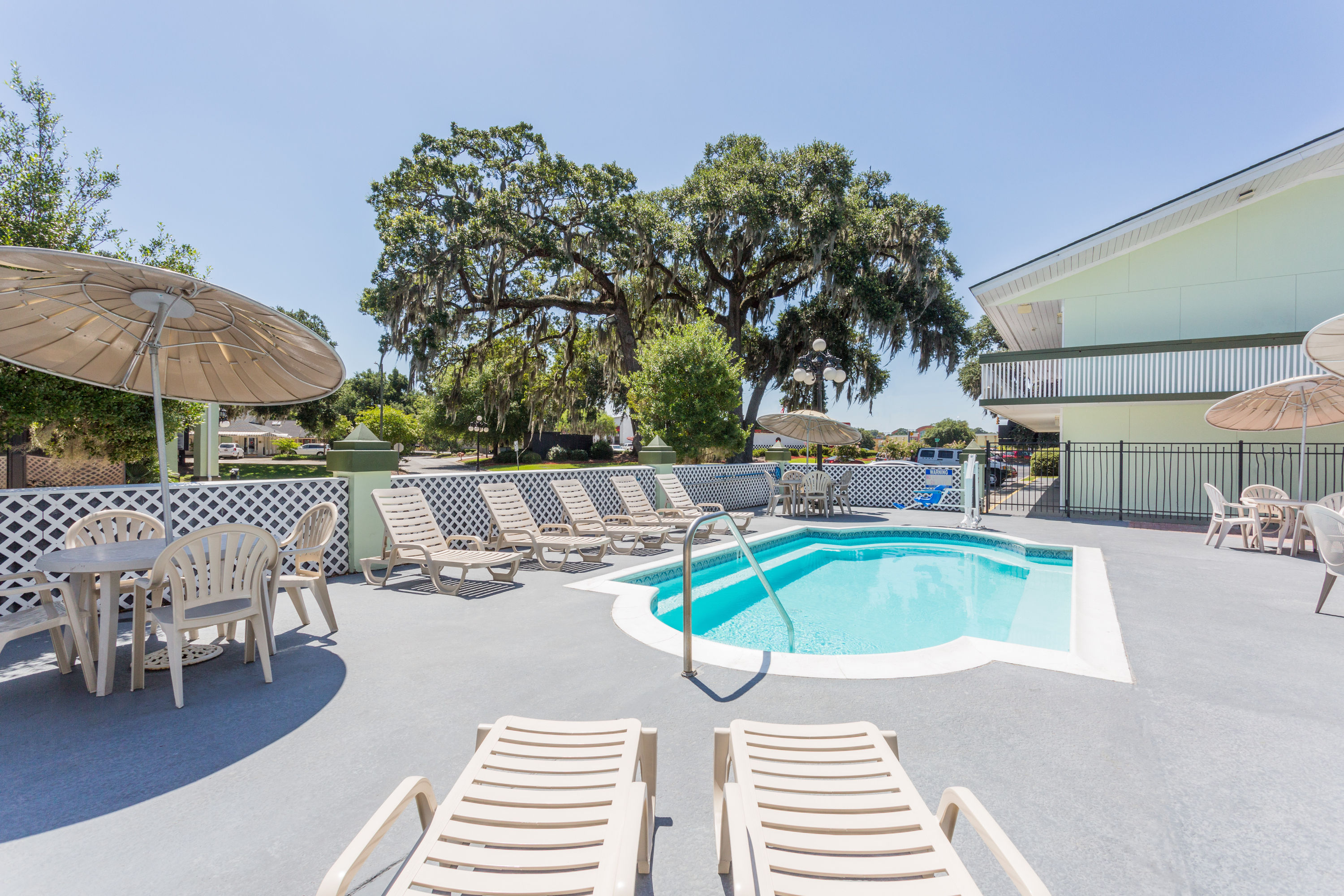 Days Inn By Wyndham Savannah Abercorn Southside