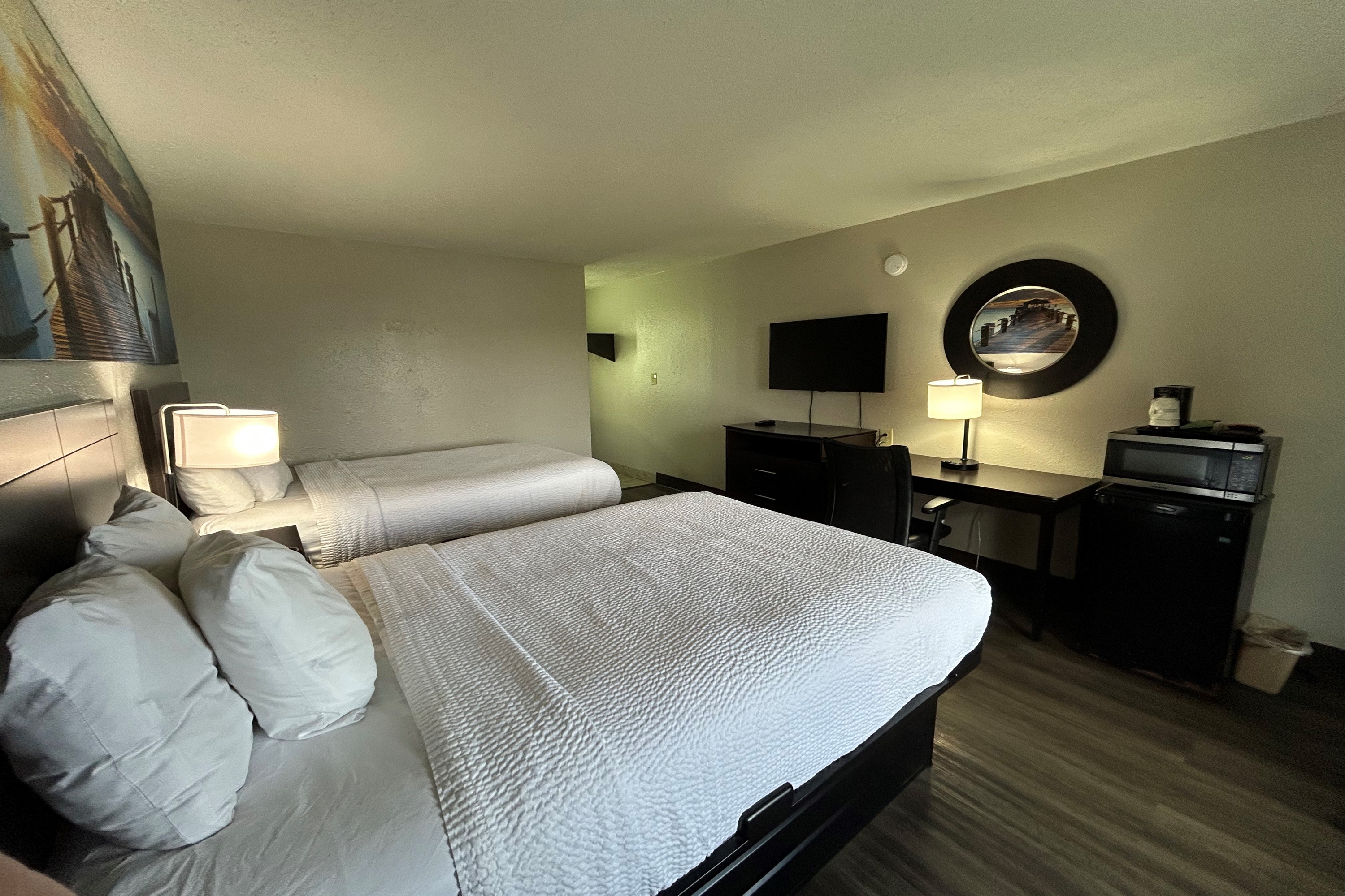 Guest room at the Days Inn by Wyndham Savannah Airport in Savannah, Georgia