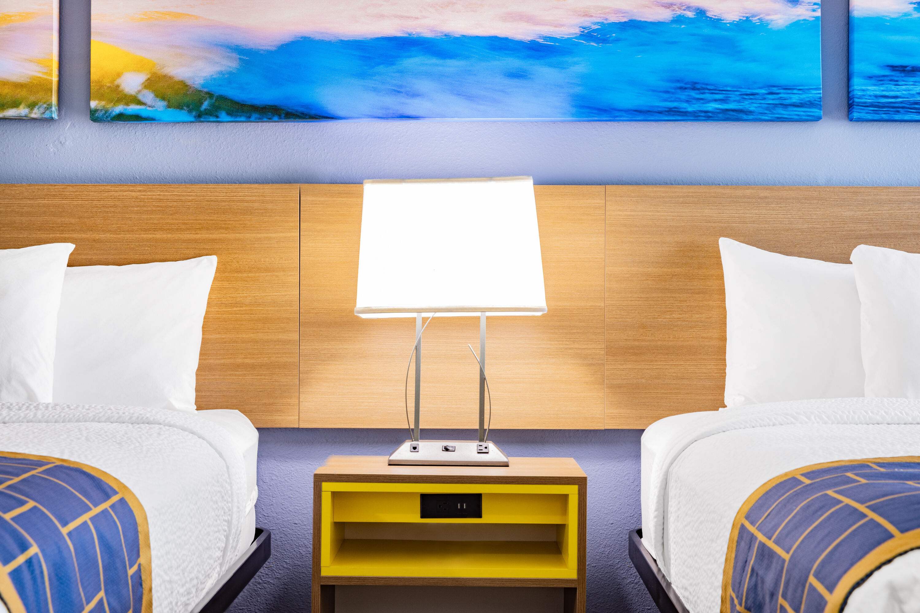 Guest room at the Days Inn & Suites by Wyndham Savannah Midtown in Savannah, Georgia