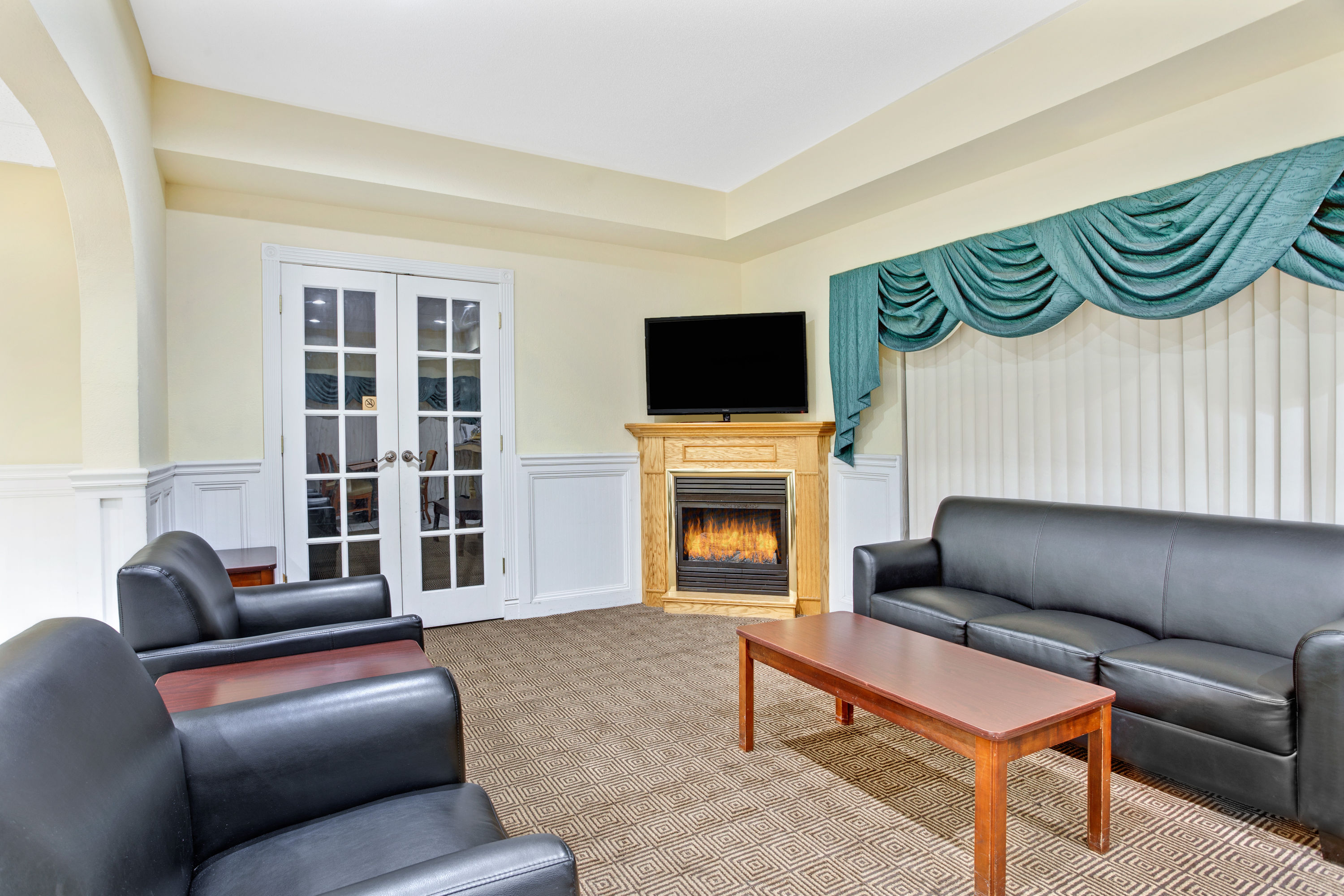 Days Inn Suites By Wyndham Stockbridge South Atlanta