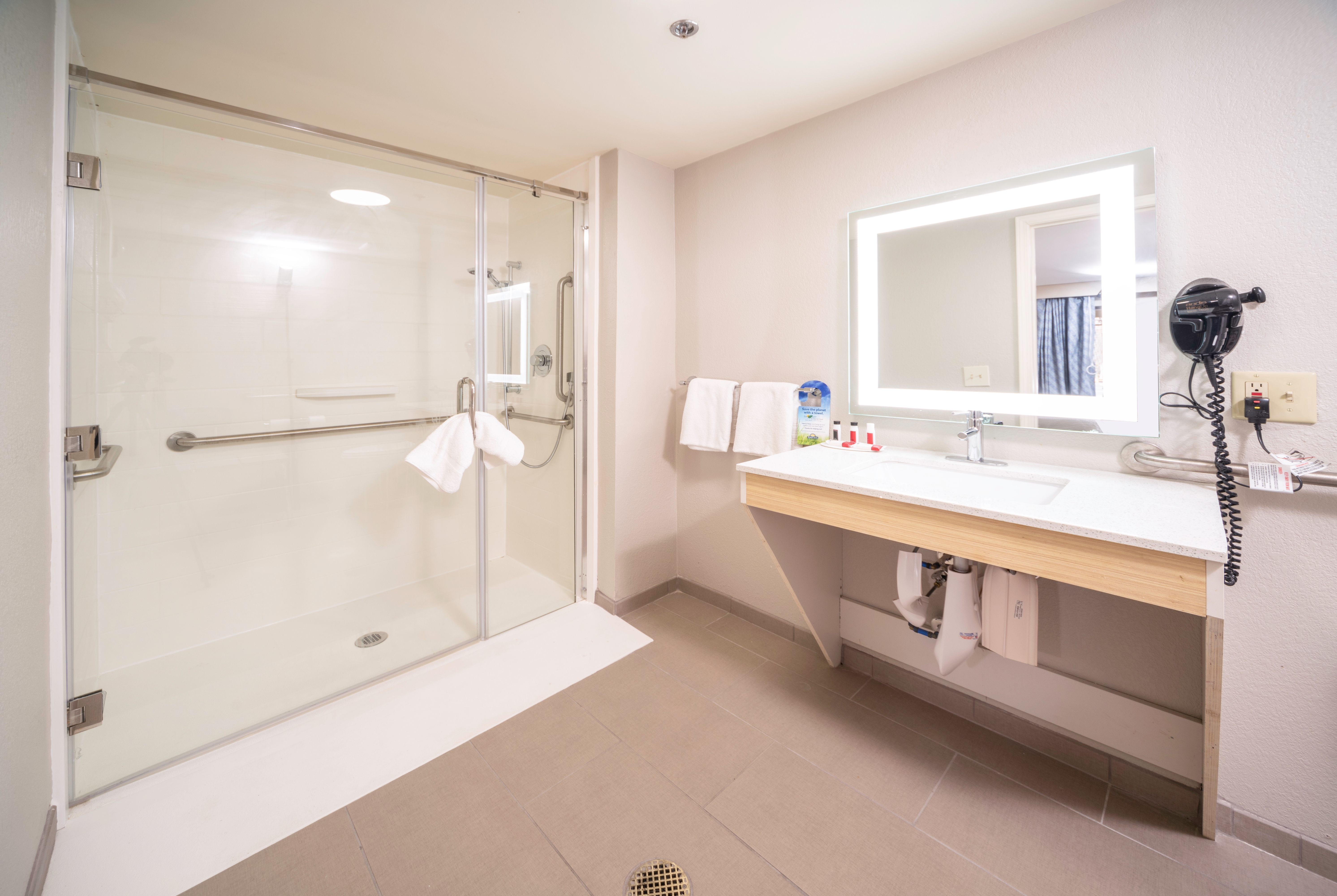 Guest room bath at the Days Inn by Wyndham Atlanta Stone Mountain in Stone Mountain, Georgia