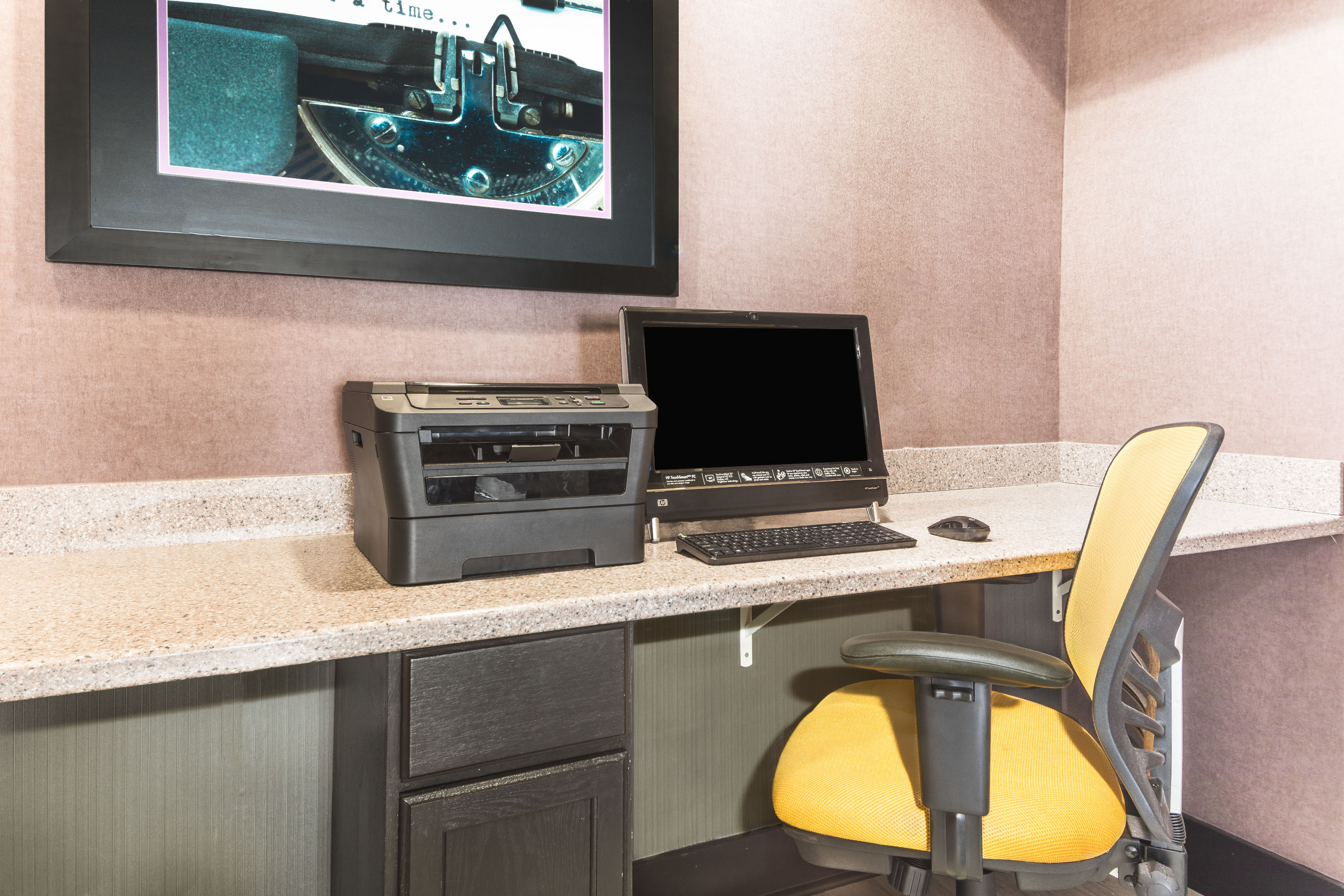 Days Inn & Suites by Wyndham Union City business center in Union City, Georgia