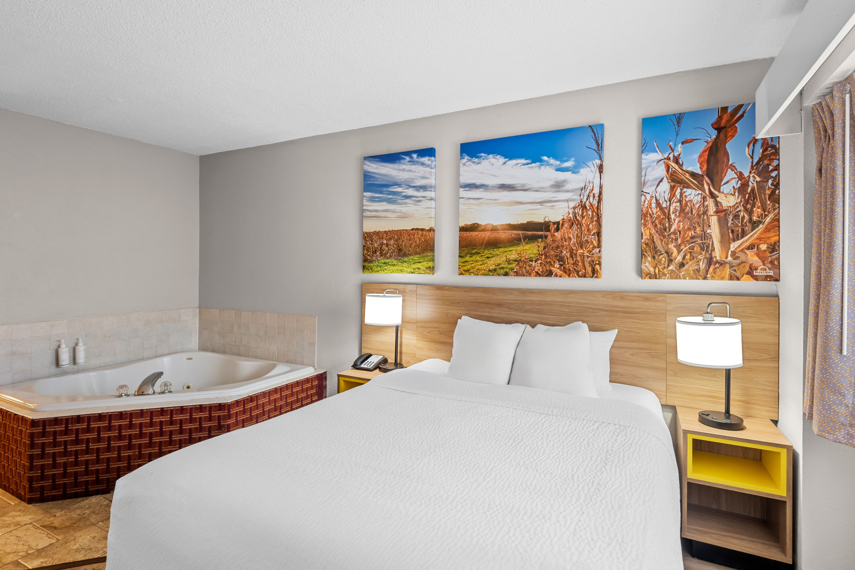 Days Inn by Wyndham Ames hot tub suite in Ames, Iowa