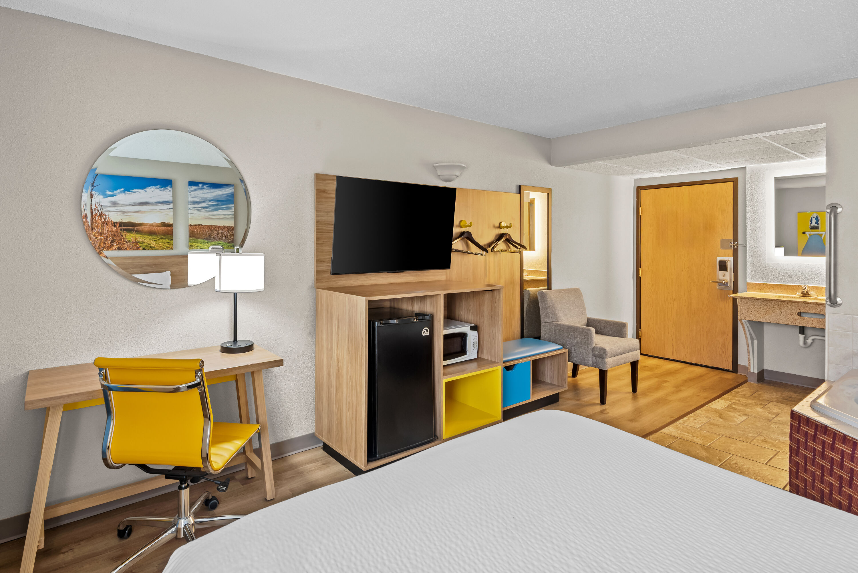 Days Inn by Wyndham Ames hot tub suite in Ames, Iowa