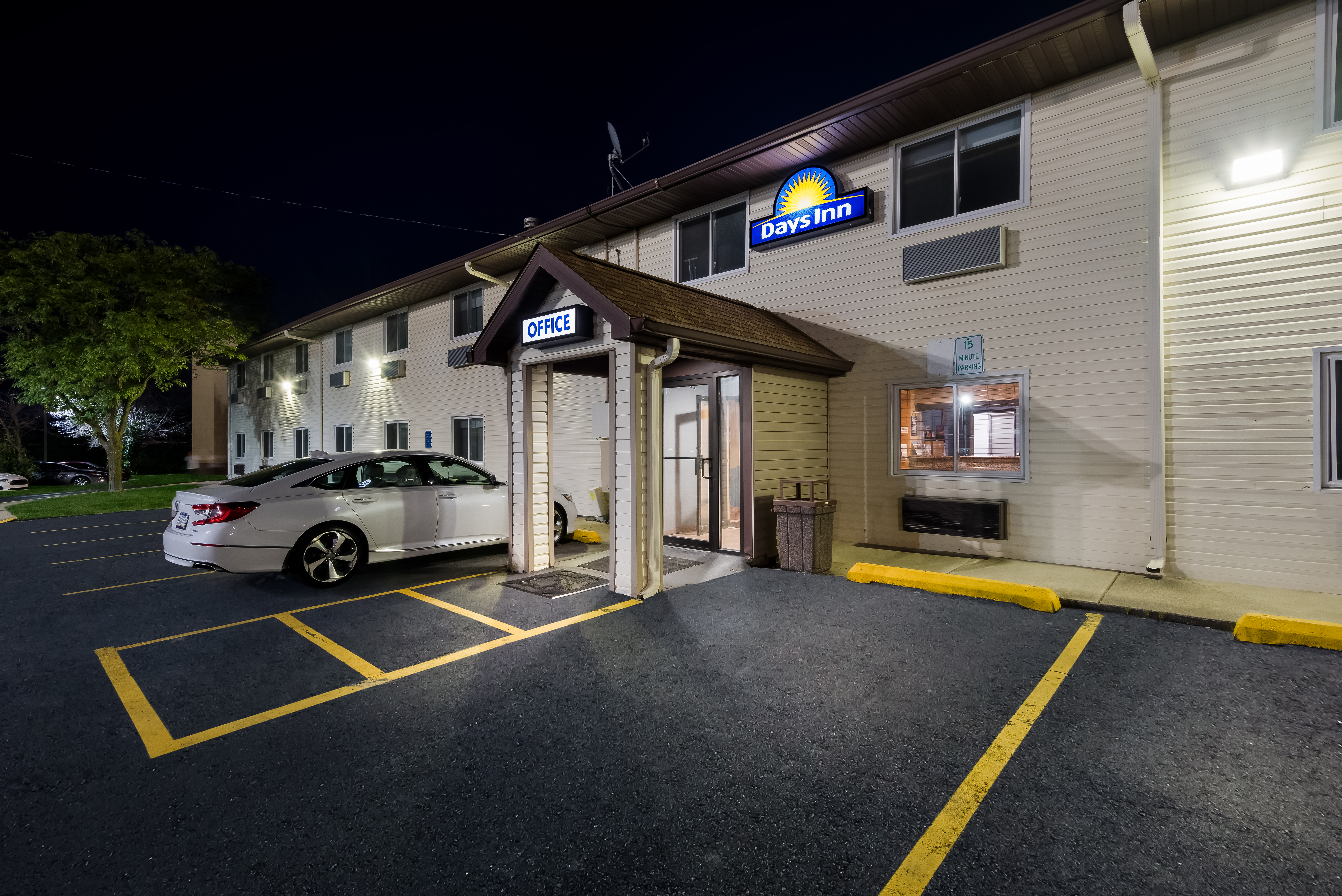 Exterior of Days Inn by Wyndham Ankeny - Des Moines hotel in Ankeny, Iowa
