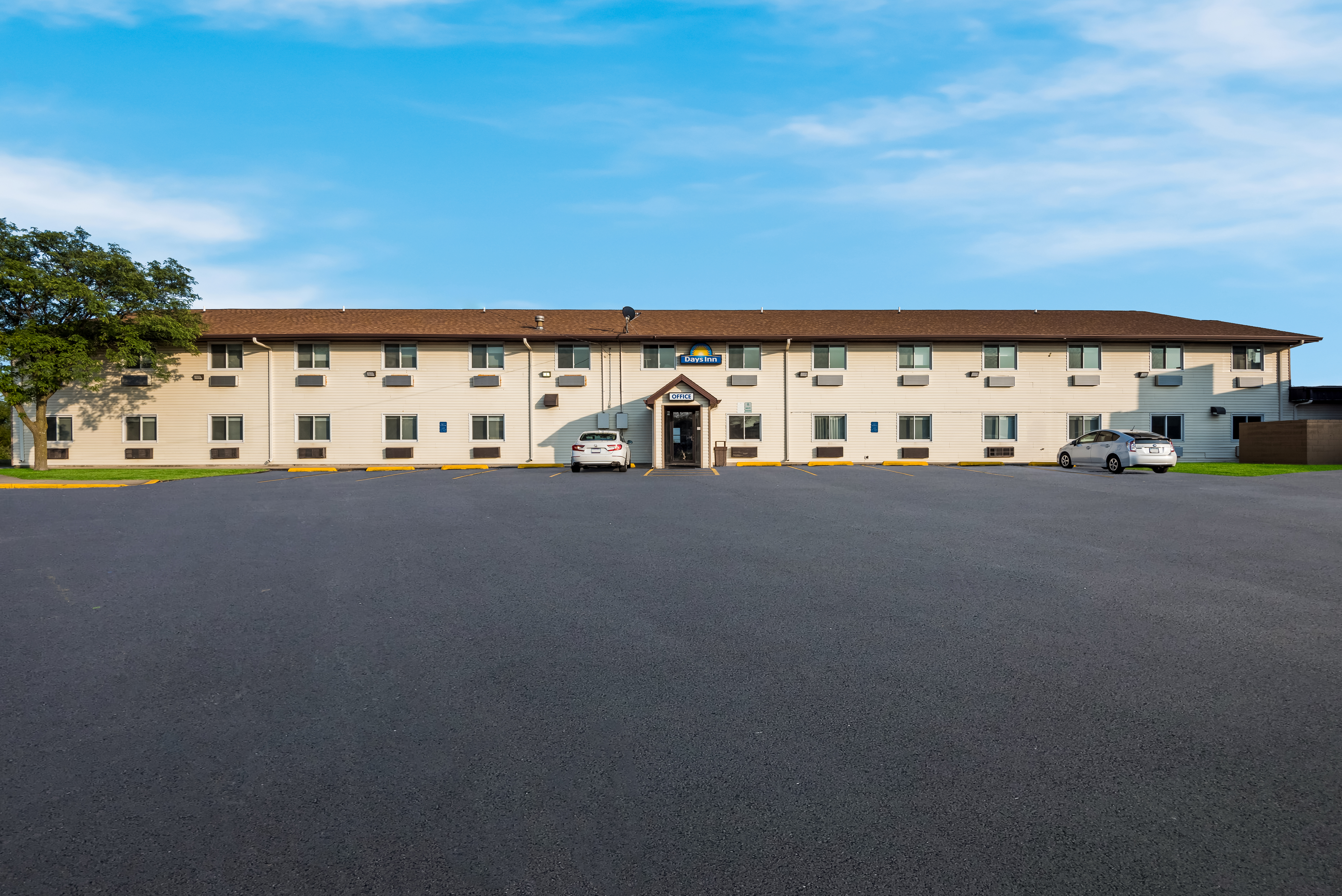Exterior of Days Inn by Wyndham Ankeny - Des Moines hotel in Ankeny, Iowa