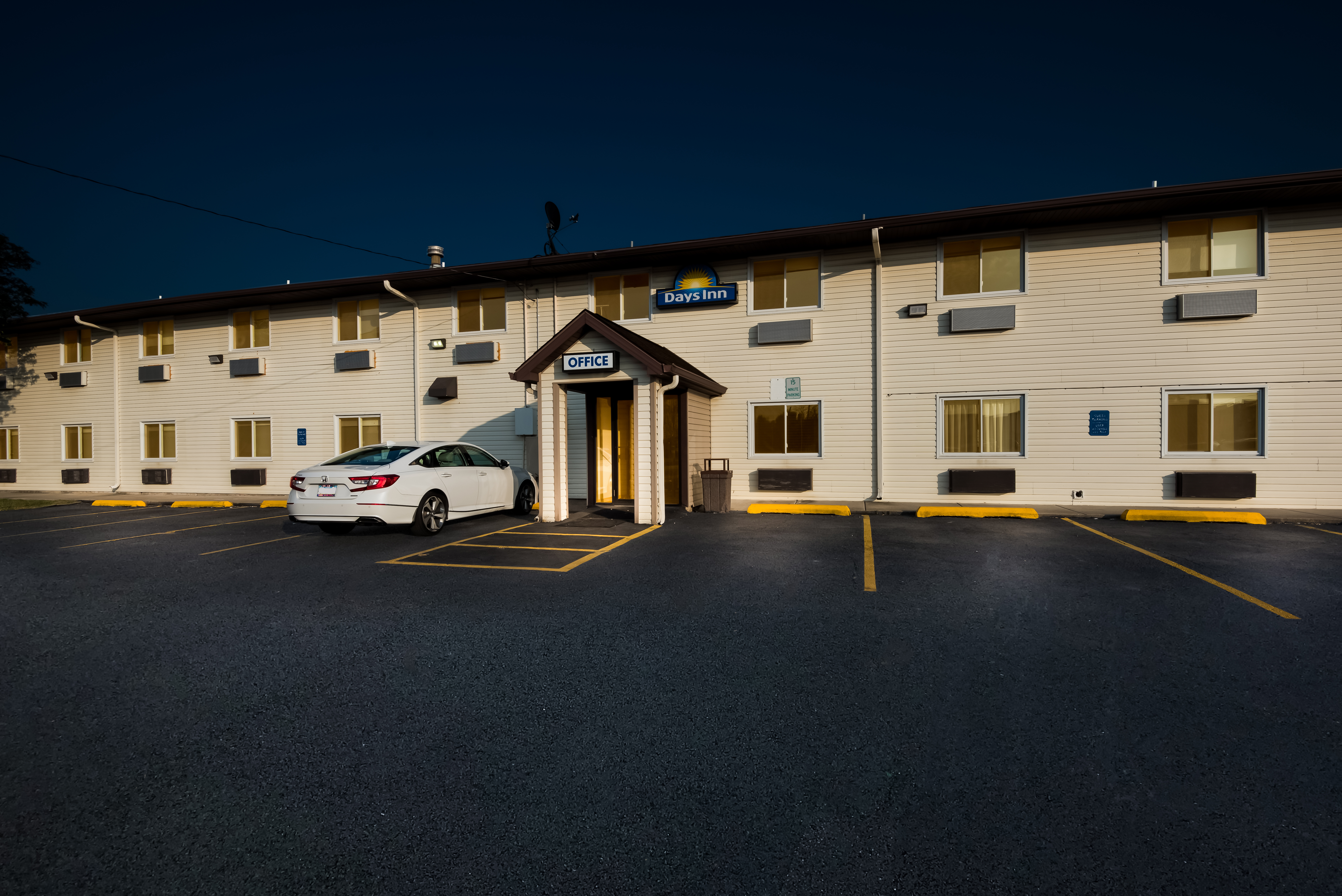 Exterior of Days Inn by Wyndham Ankeny - Des Moines hotel in Ankeny, Iowa