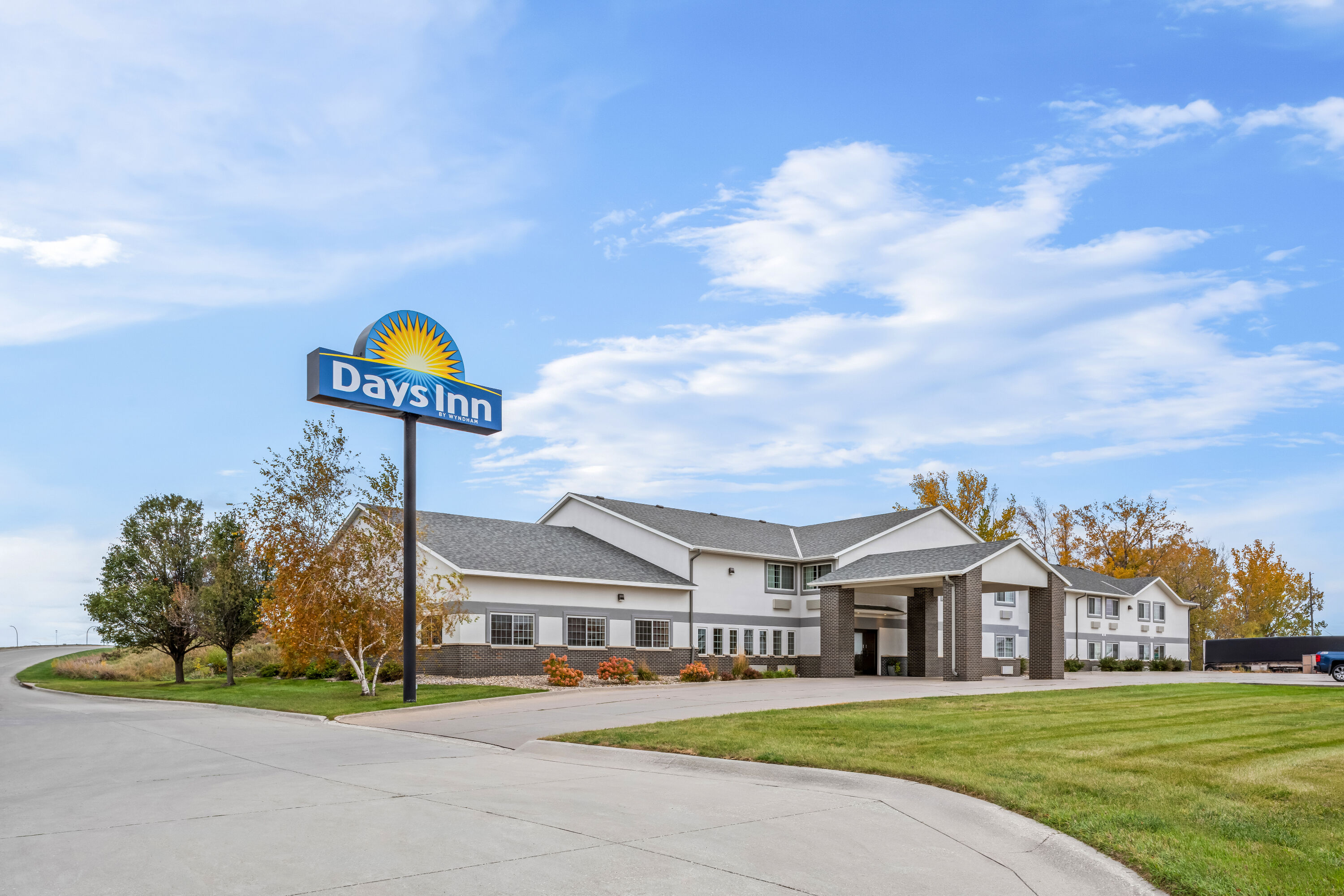 Exterior Day Image of Days Inn by Wyndham Carroll hotel in Carroll, Iowa