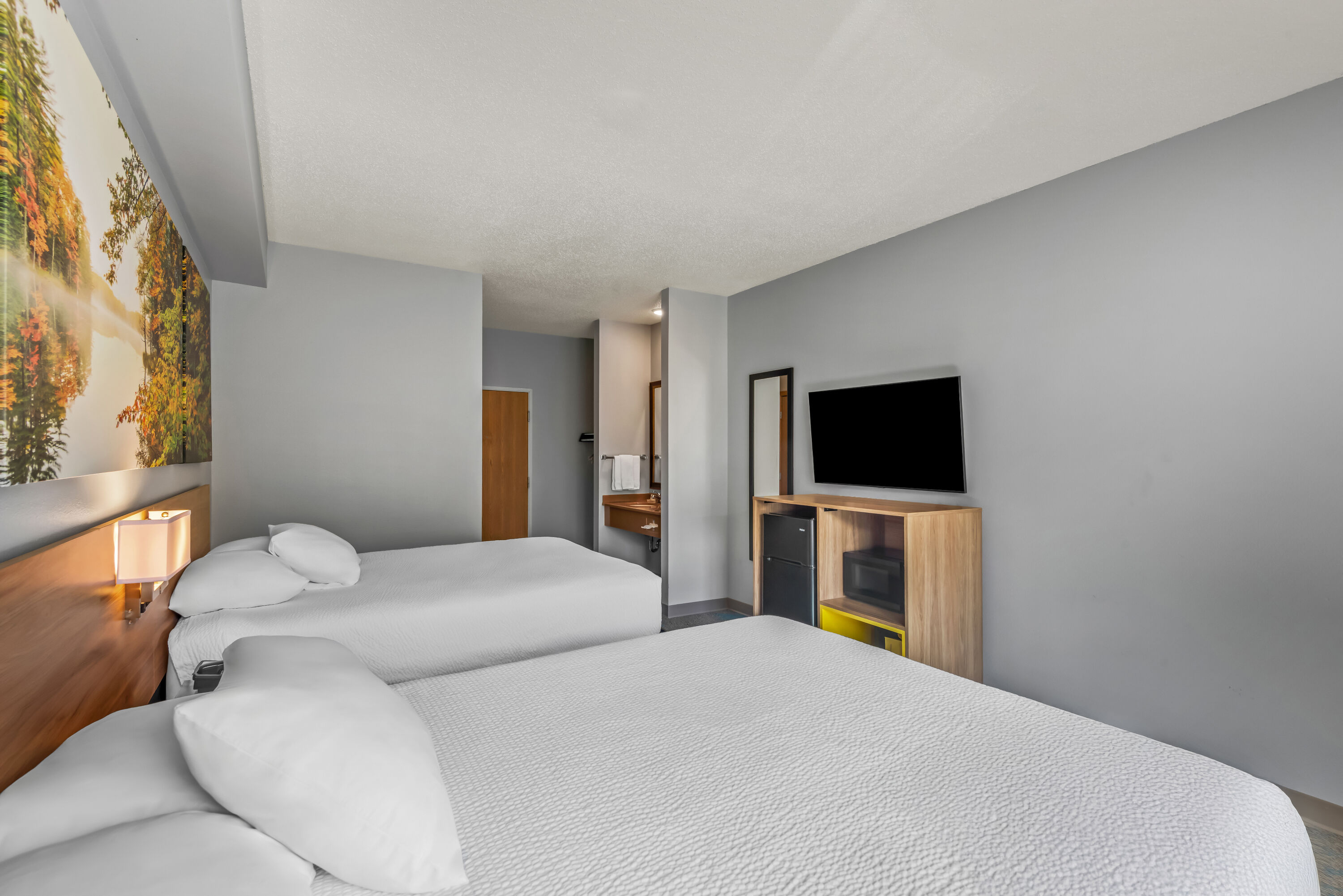 Double bed guest room at the Days Inn by Wyndham Carroll in Carroll, Iowa