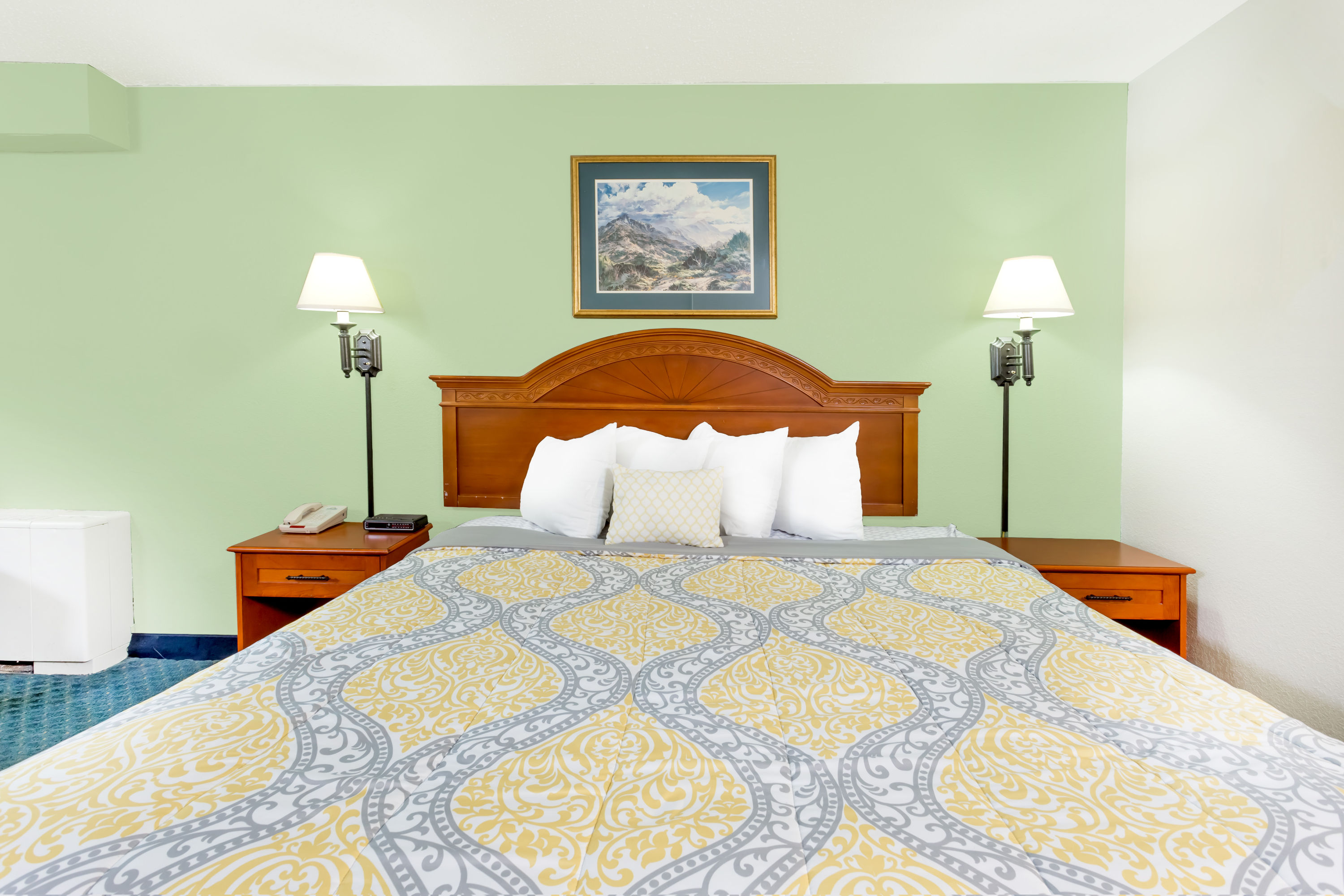 Days Inn By Wyndham Cedar Falls University Plaza Cedar