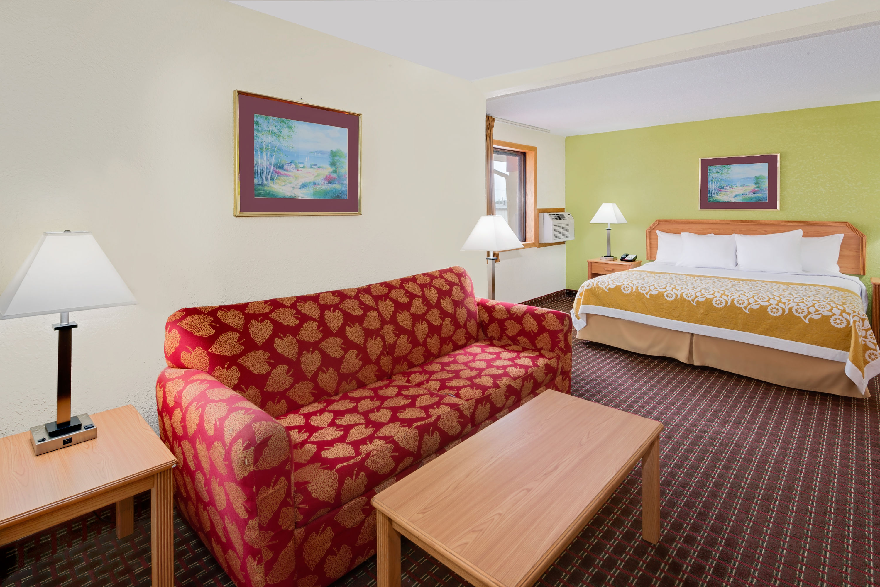 Days Inn by Wyndham Fort Dodge suite in Fort Dodge, Iowa