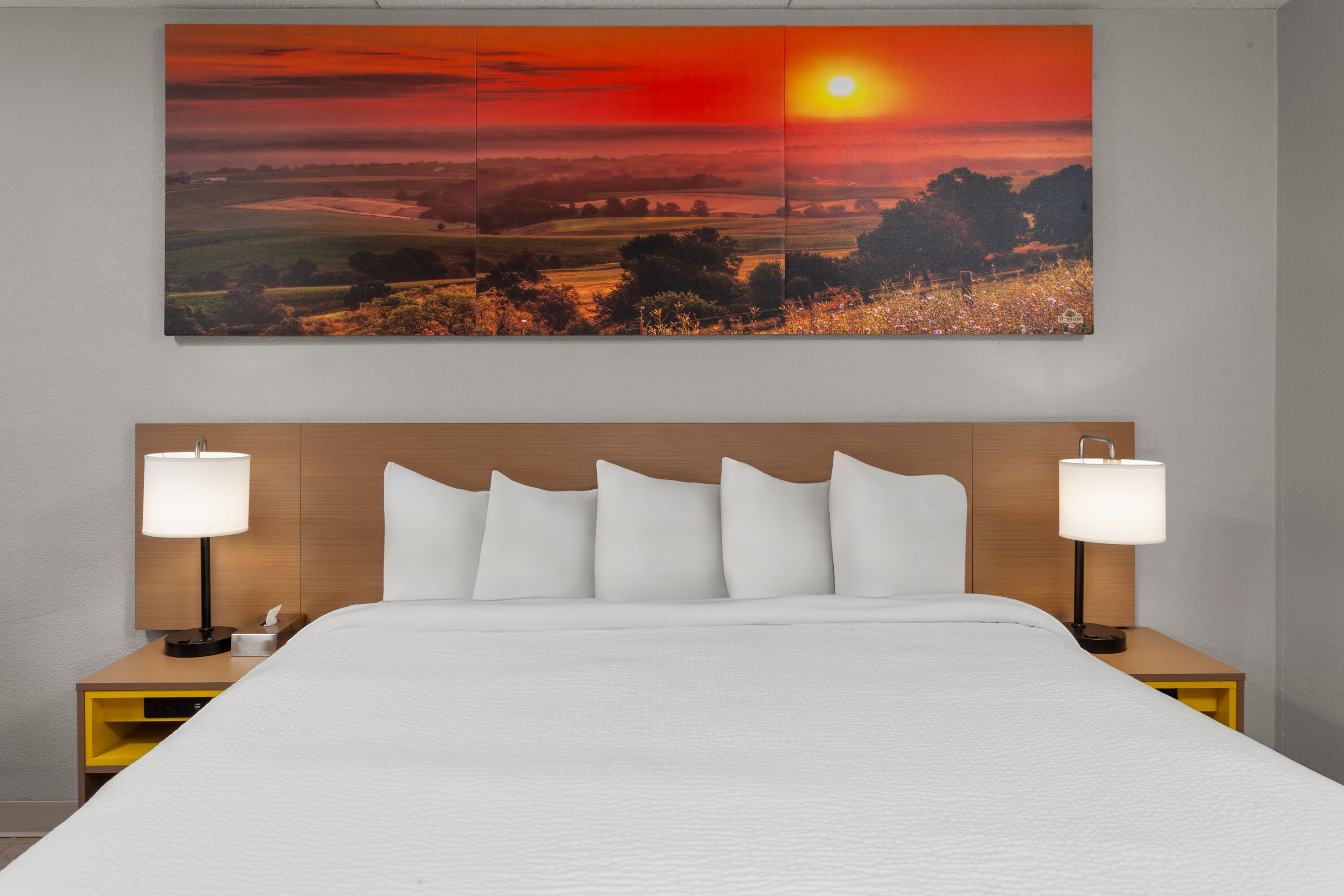 Guest room at the Days Inn by Wyndham Mason City in Mason City, Iowa