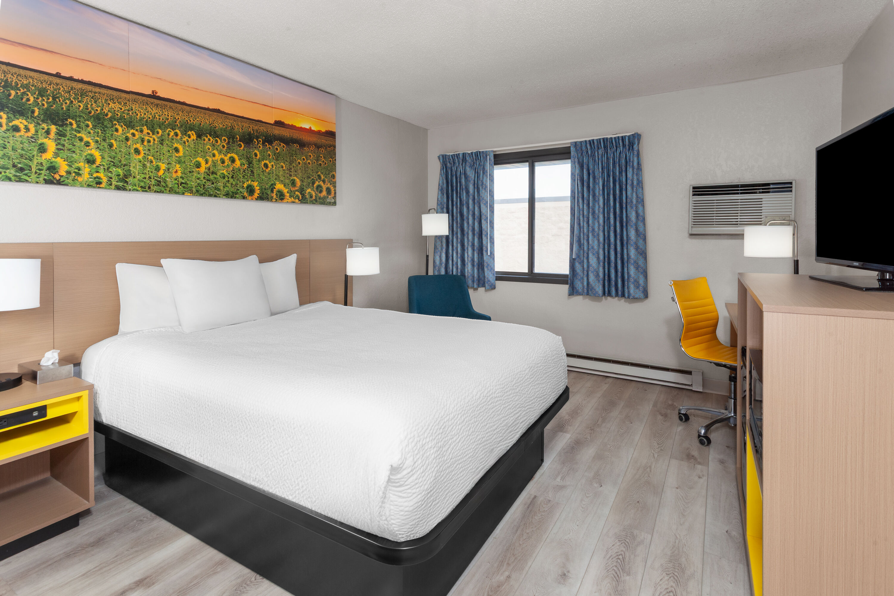 Guest room at the Days Inn by Wyndham Mason City in Mason City, Iowa