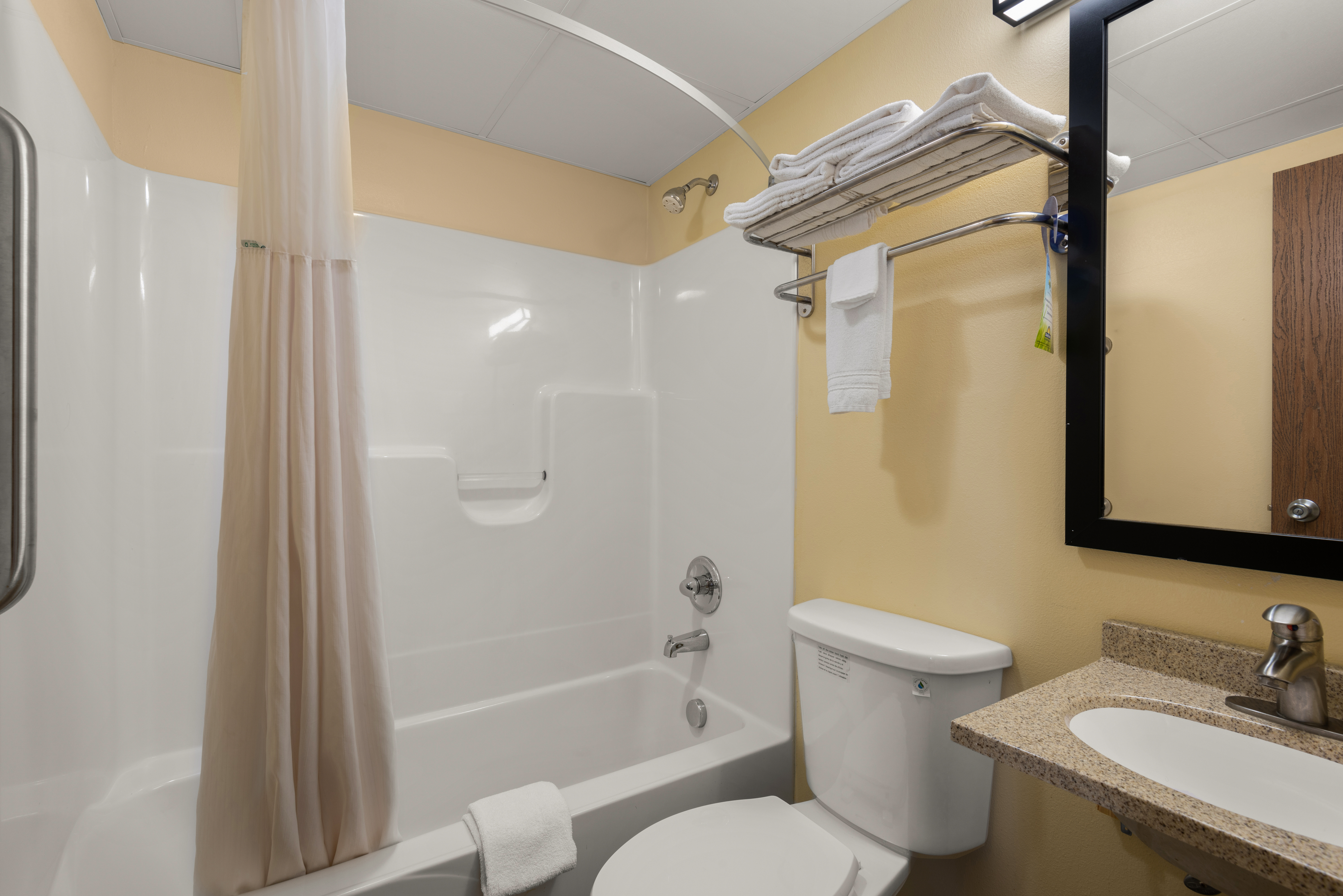 Guest room bath at the Days Inn by Wyndham Newton in Newton, Iowa
