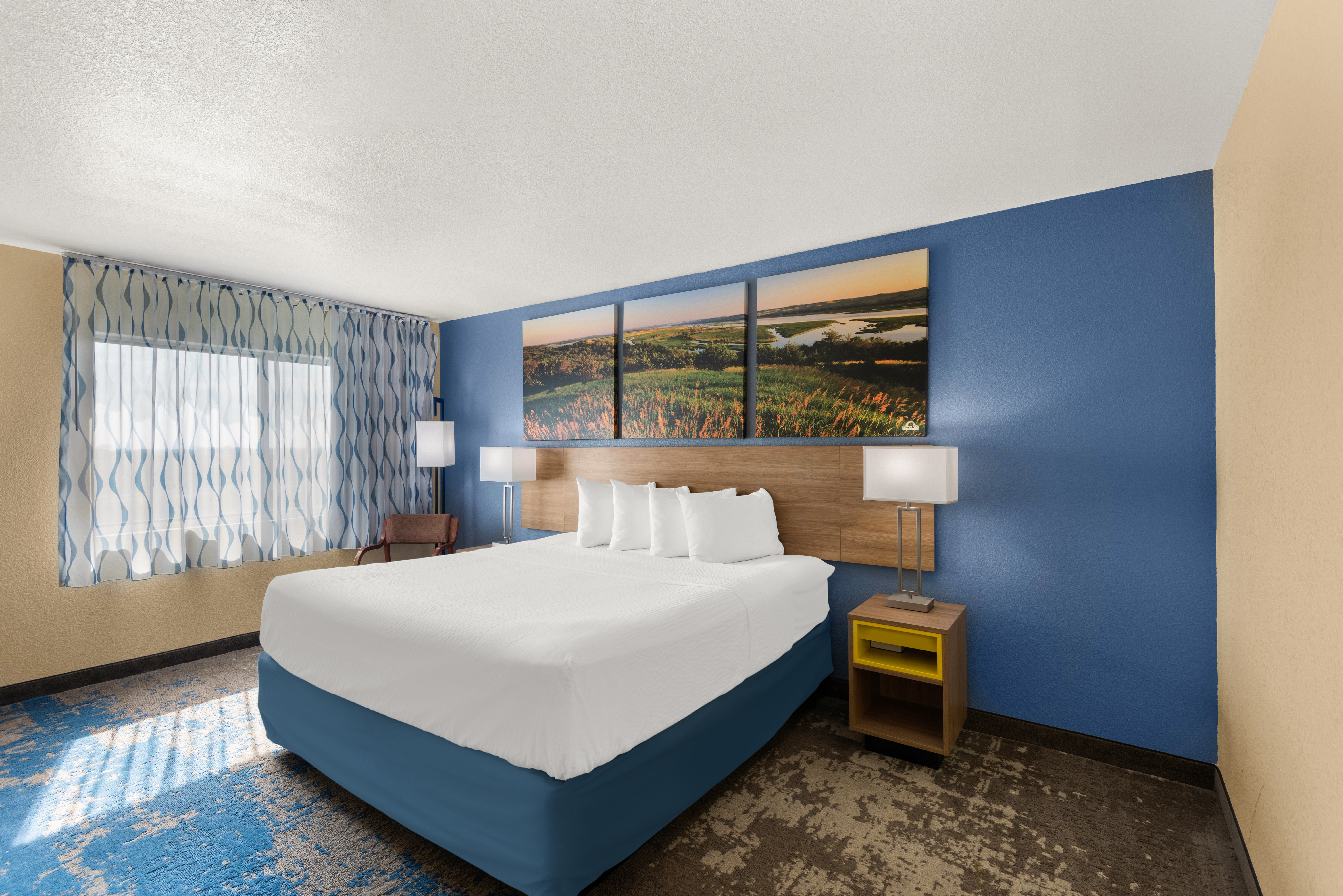 Guest room at the Days Inn by Wyndham Newton in Newton, Iowa