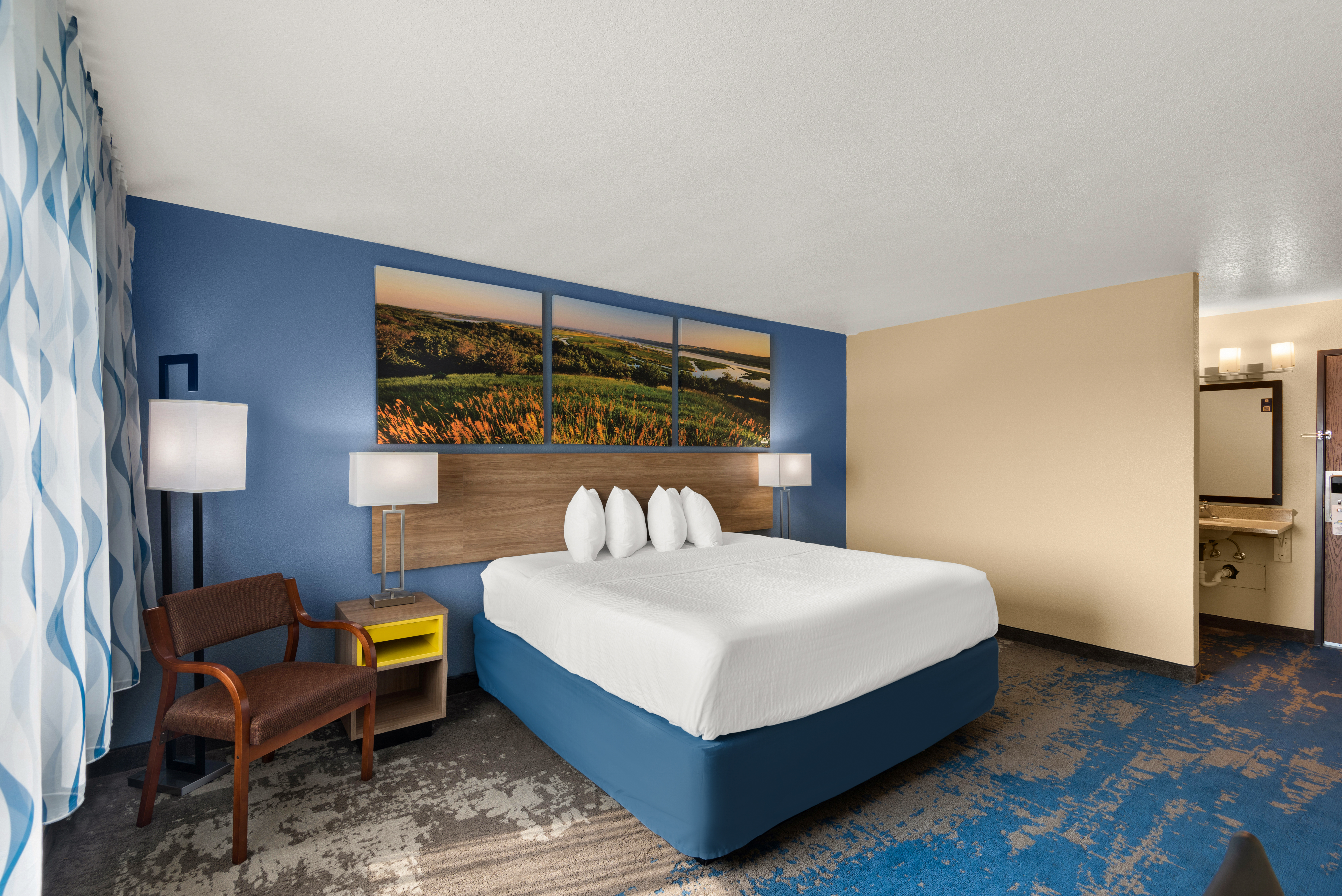 Guest room at the Days Inn by Wyndham Newton in Newton, Iowa