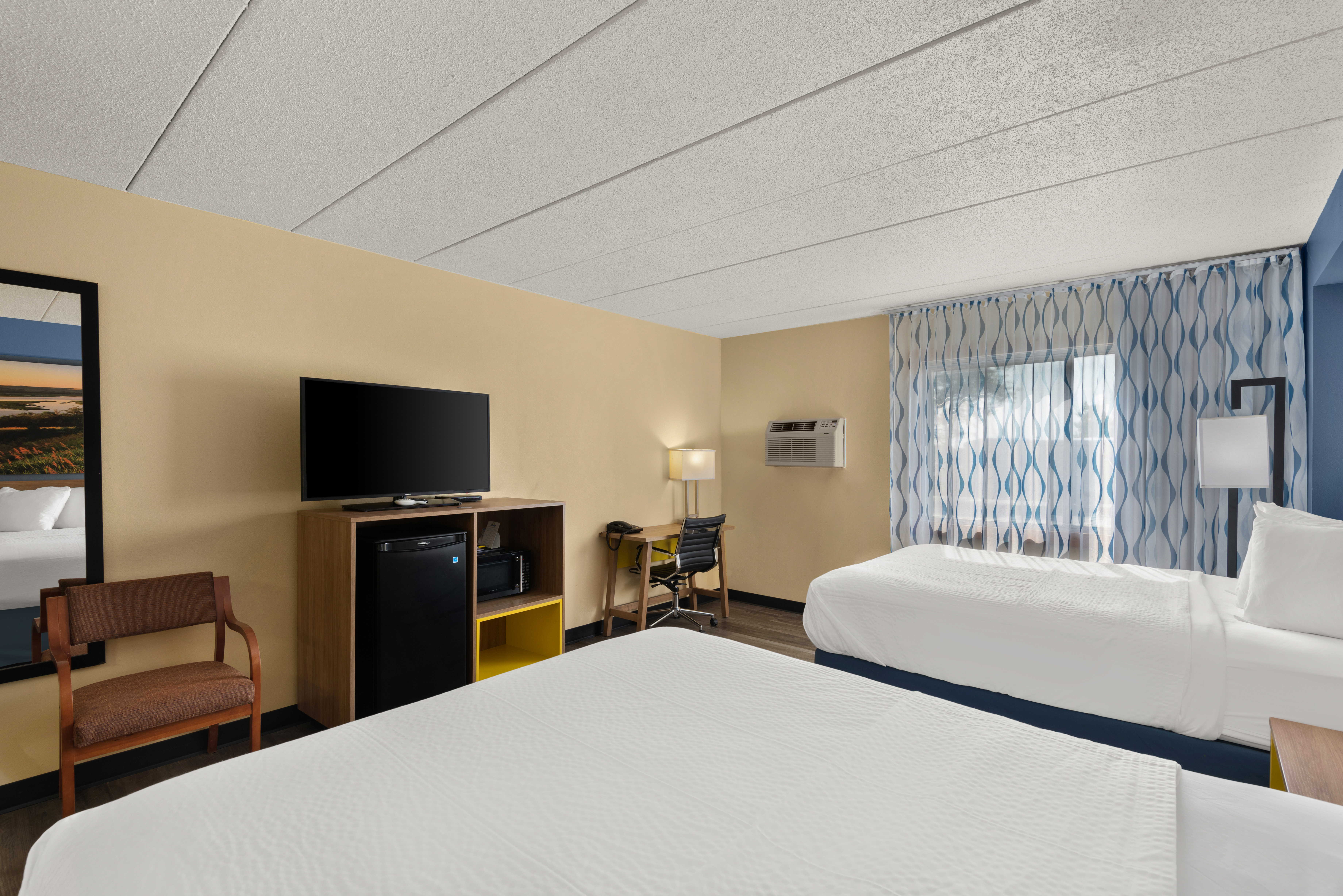 Guest room at the Days Inn by Wyndham Newton in Newton, Iowa