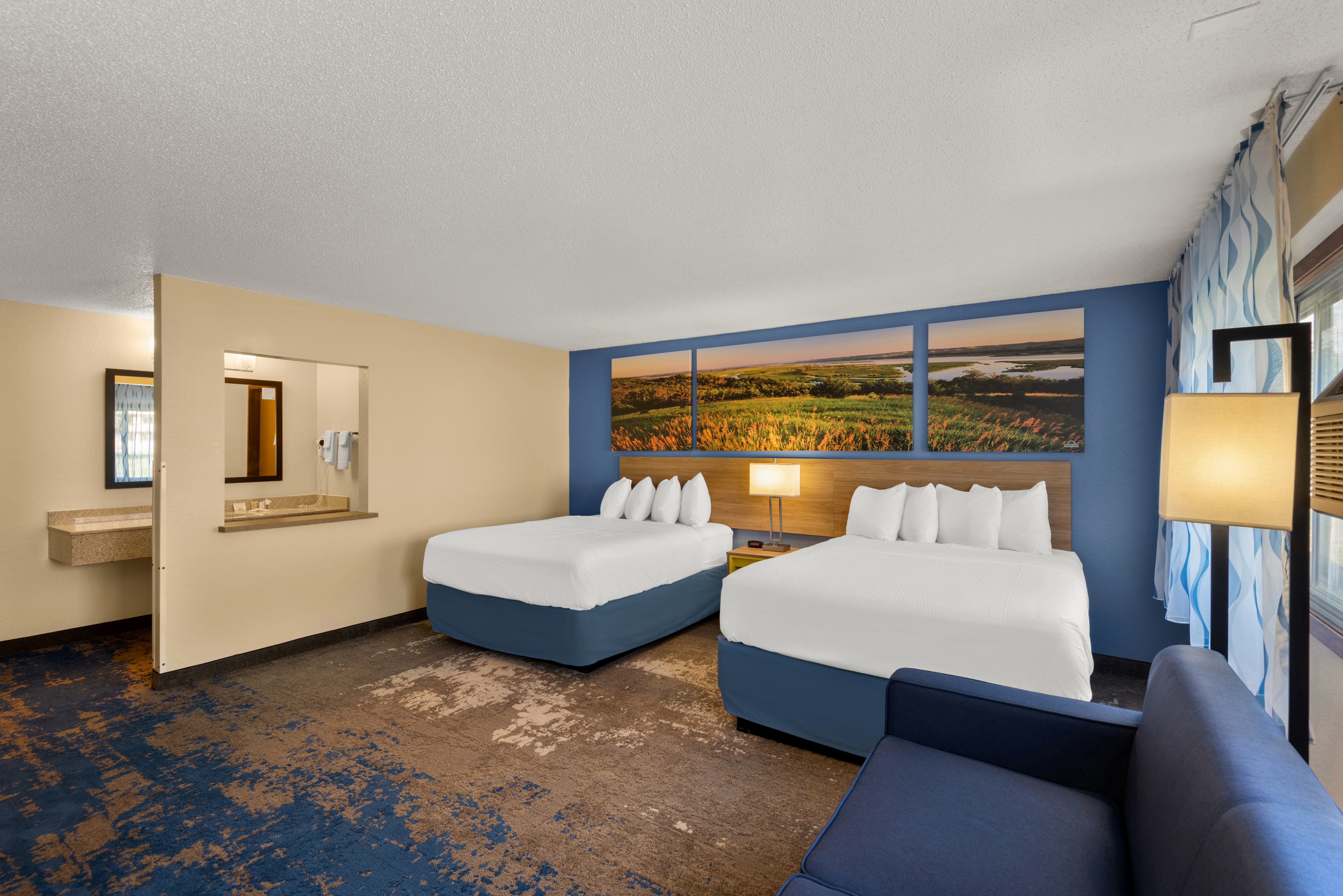 Guest room at the Days Inn by Wyndham Newton in Newton, Iowa