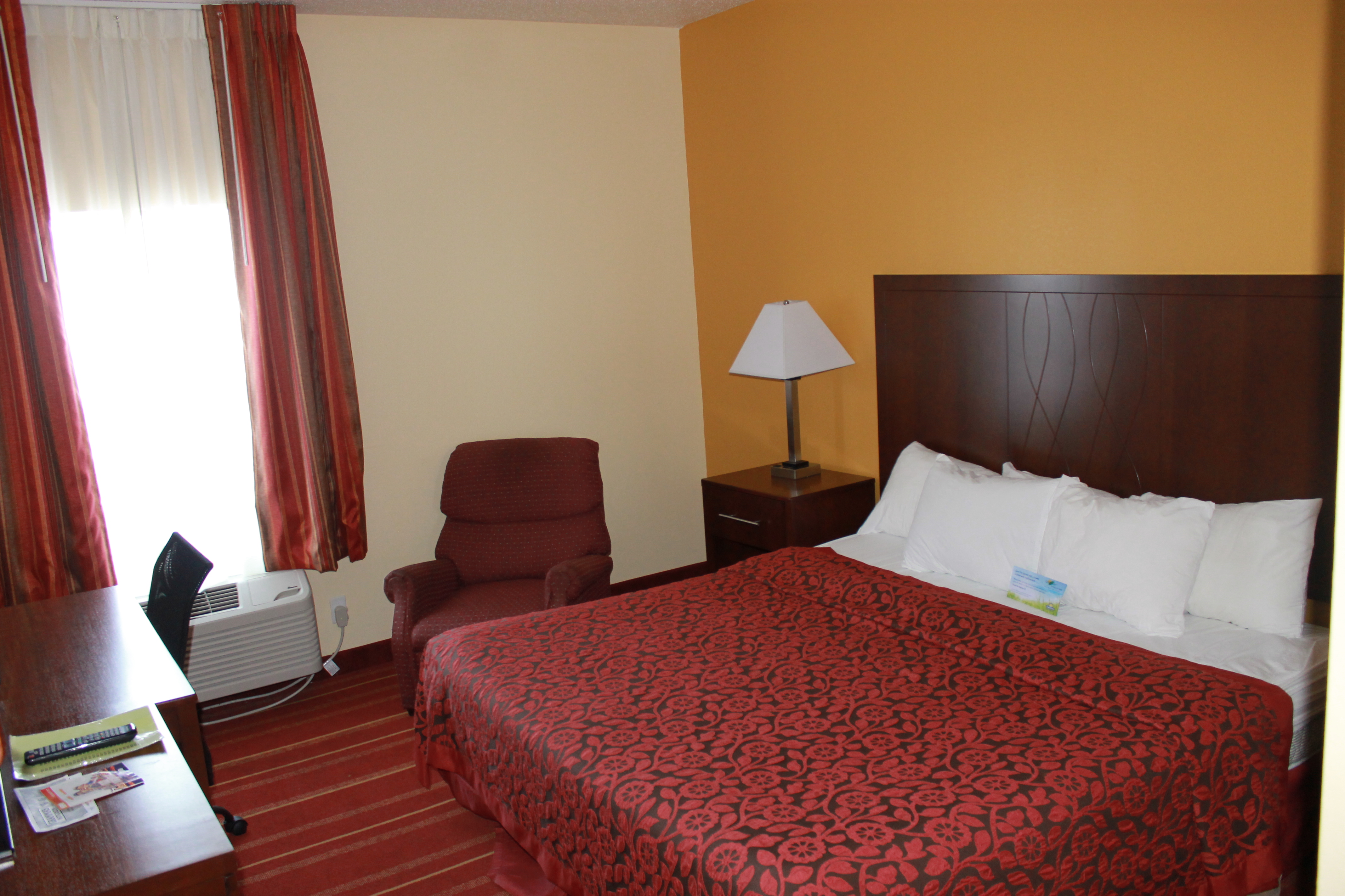 Days Inn by Wyndham Walcott Davenport Walcott, IA Hotels