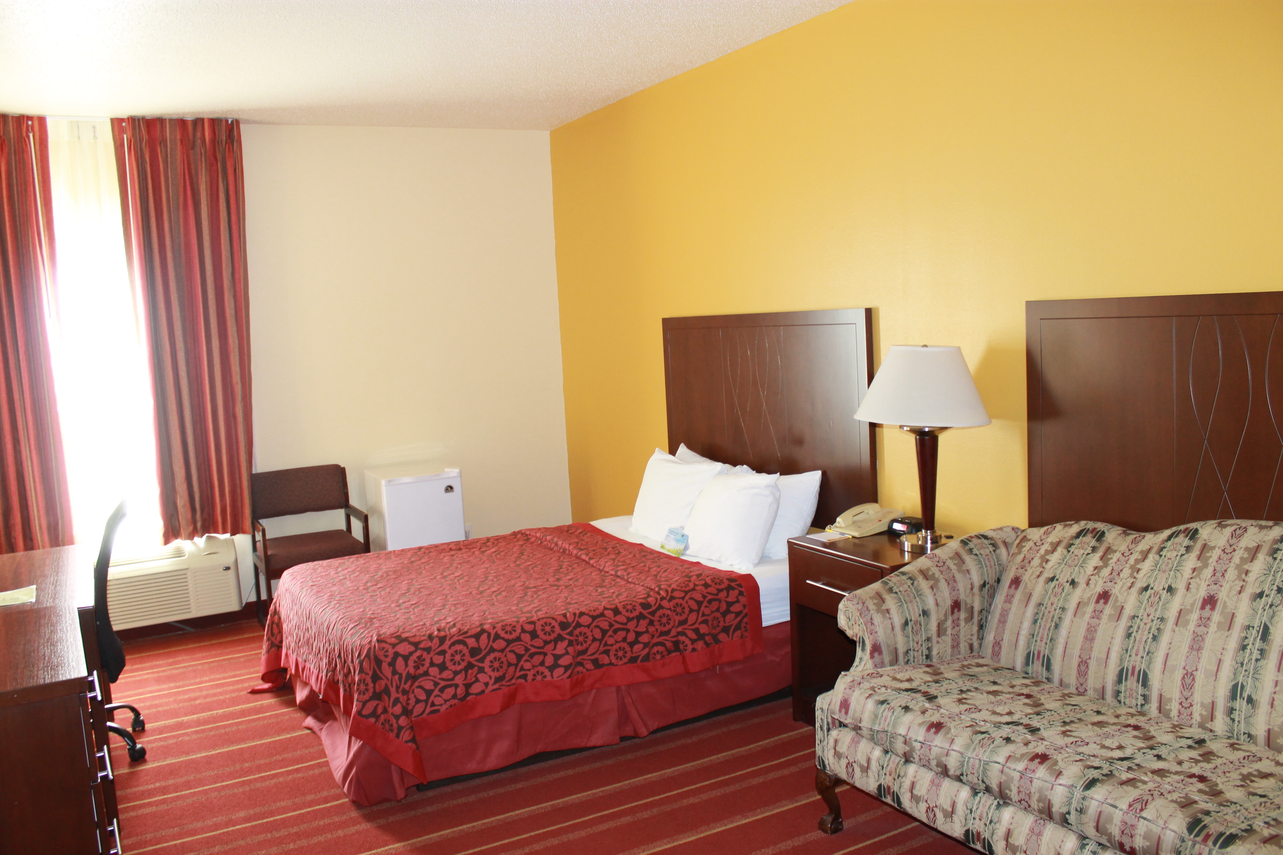 Days Inn by Wyndham Walcott Davenport Walcott, IA Hotels