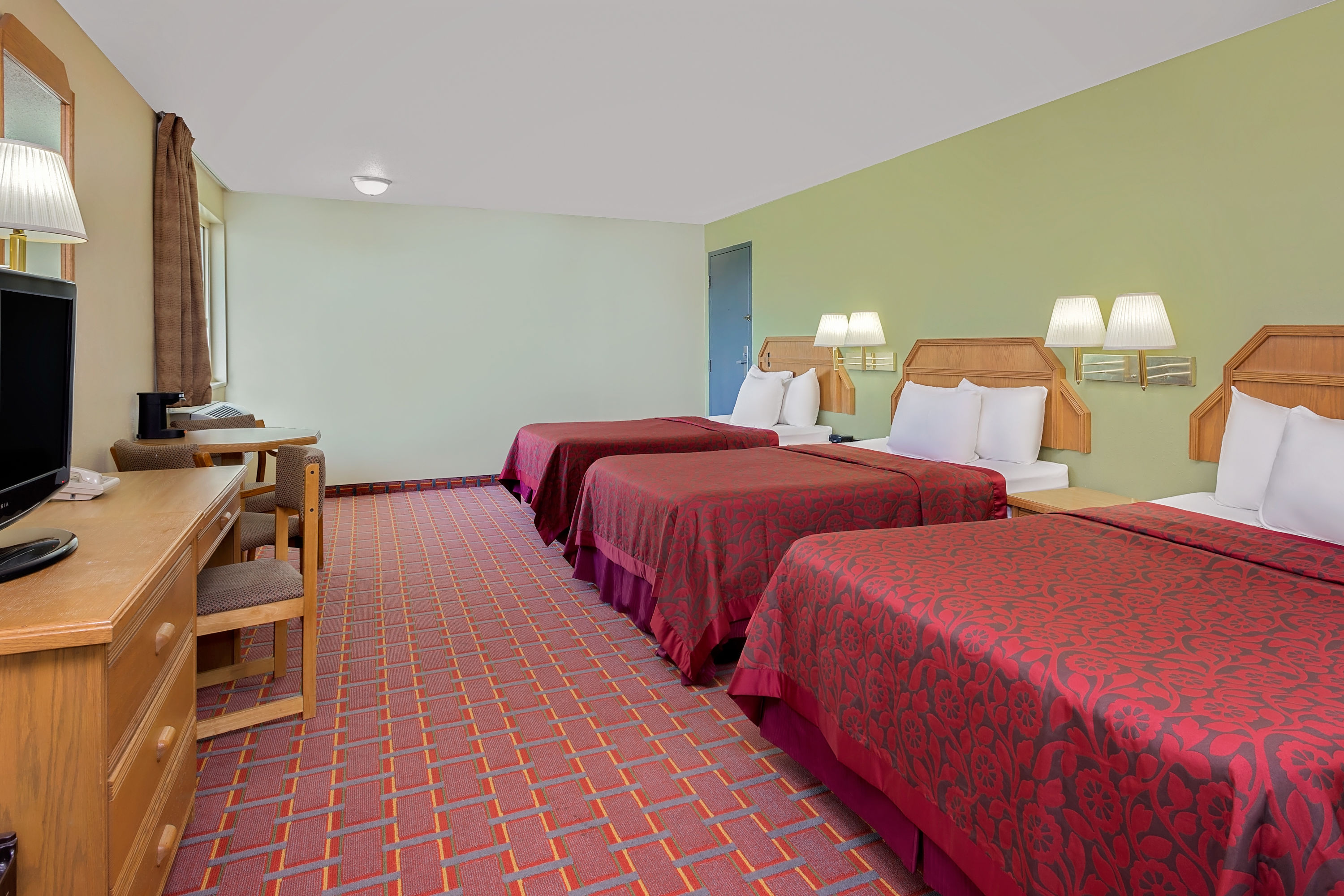Days Inn By Wyndham Williamsburg Williamsburg Ia Hotels