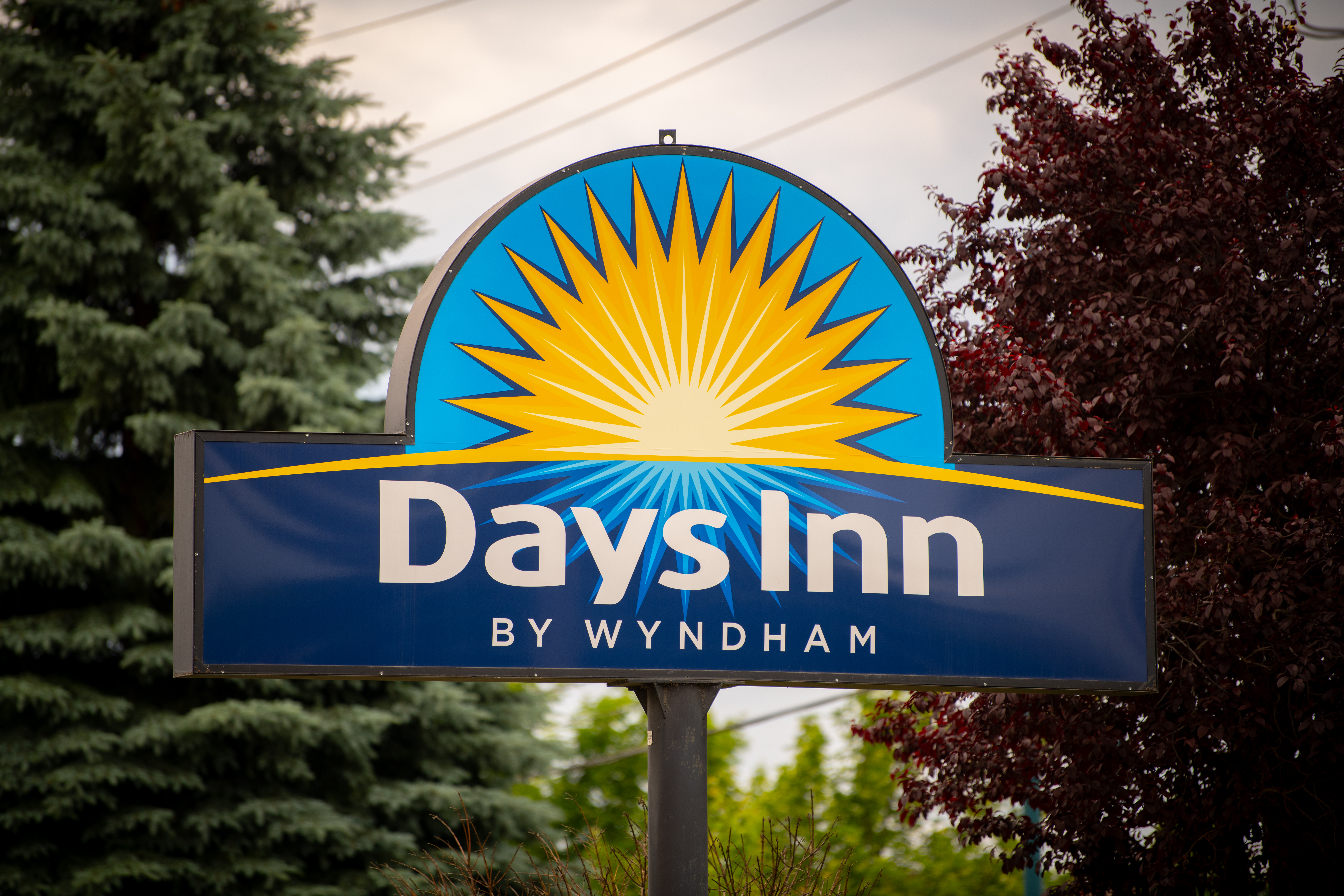 Exterior of Days Inn by Wyndham Coeur d'Alene hotel in Coeur dAlene, Idaho