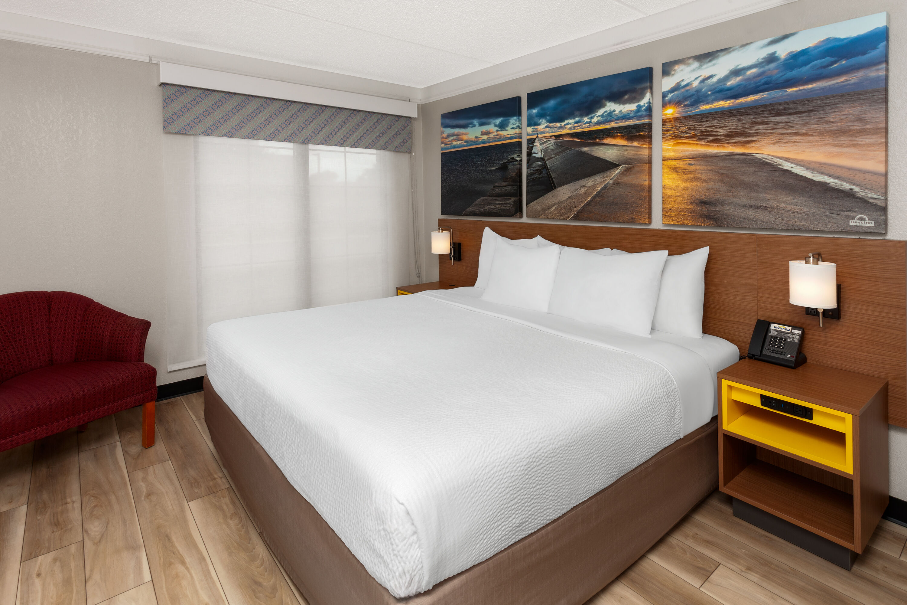 Days Inn & Suites by Wyndham Arlington Heights suite in Arlington Heights, Illinois