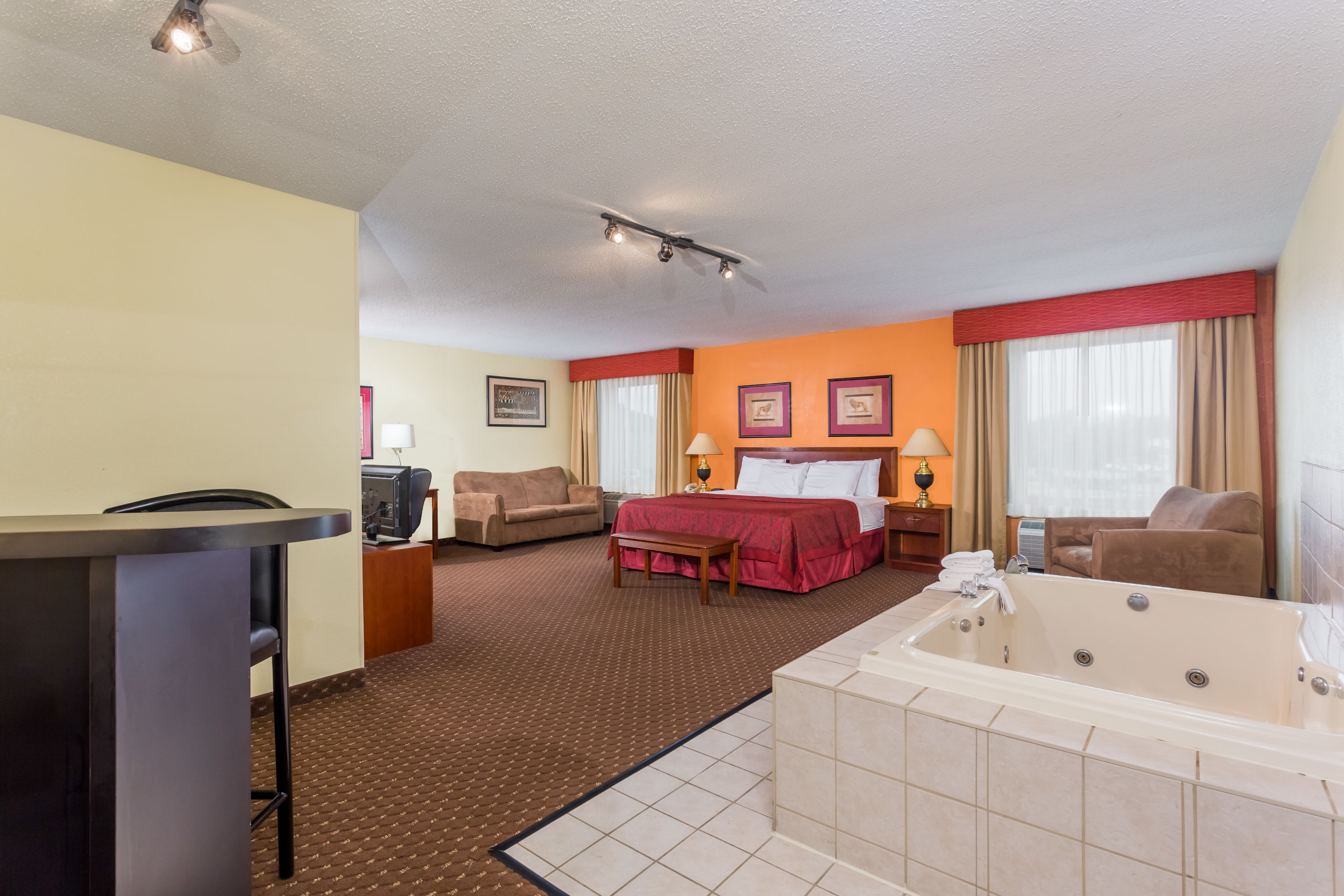 Days Inn & Suites by Wyndham Bloomington/Normal IL hot tub suite in Bloomington, Illinois