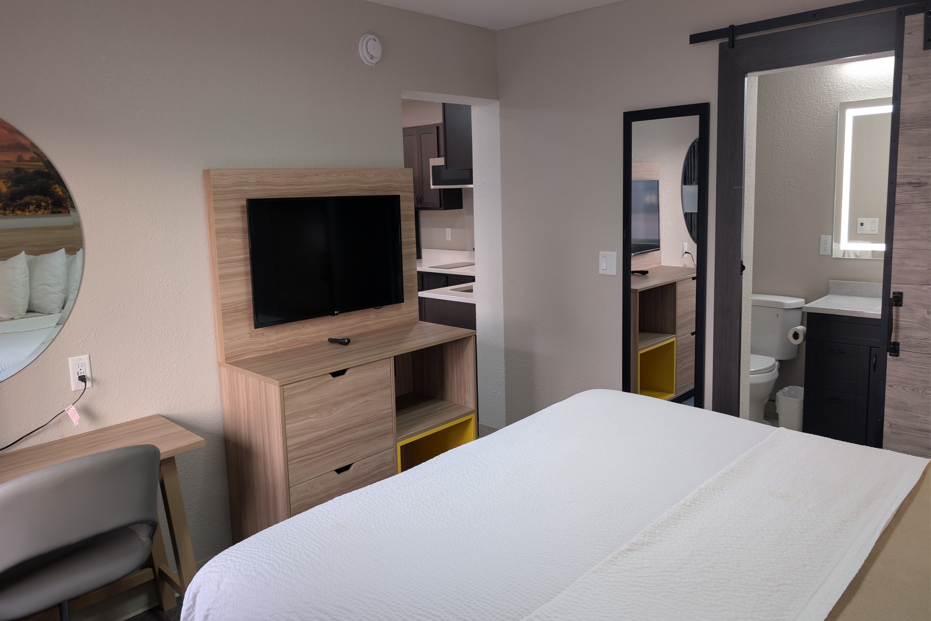 Guest room at the Days Inn by Wyndham Champaign/Urbana in Champaign, Illinois