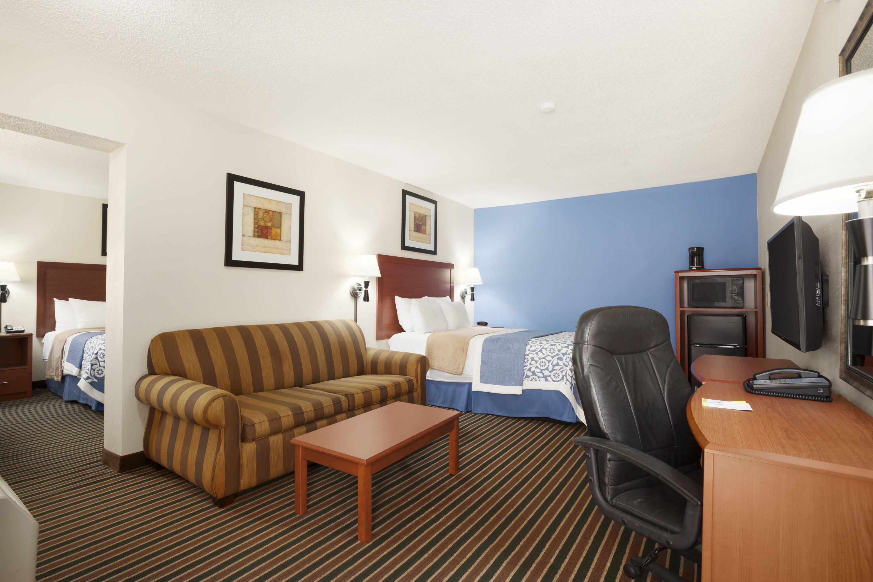 Days Inn by Wyndham Champaign/Urbana suite in Champaign, Illinois