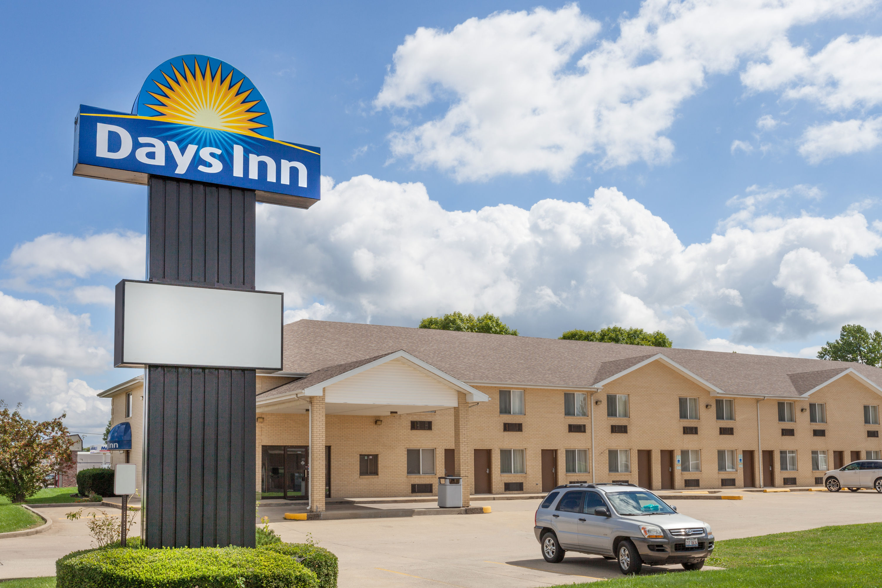 Days Inn by Wyndham Charleston Charleston, IL Hotels