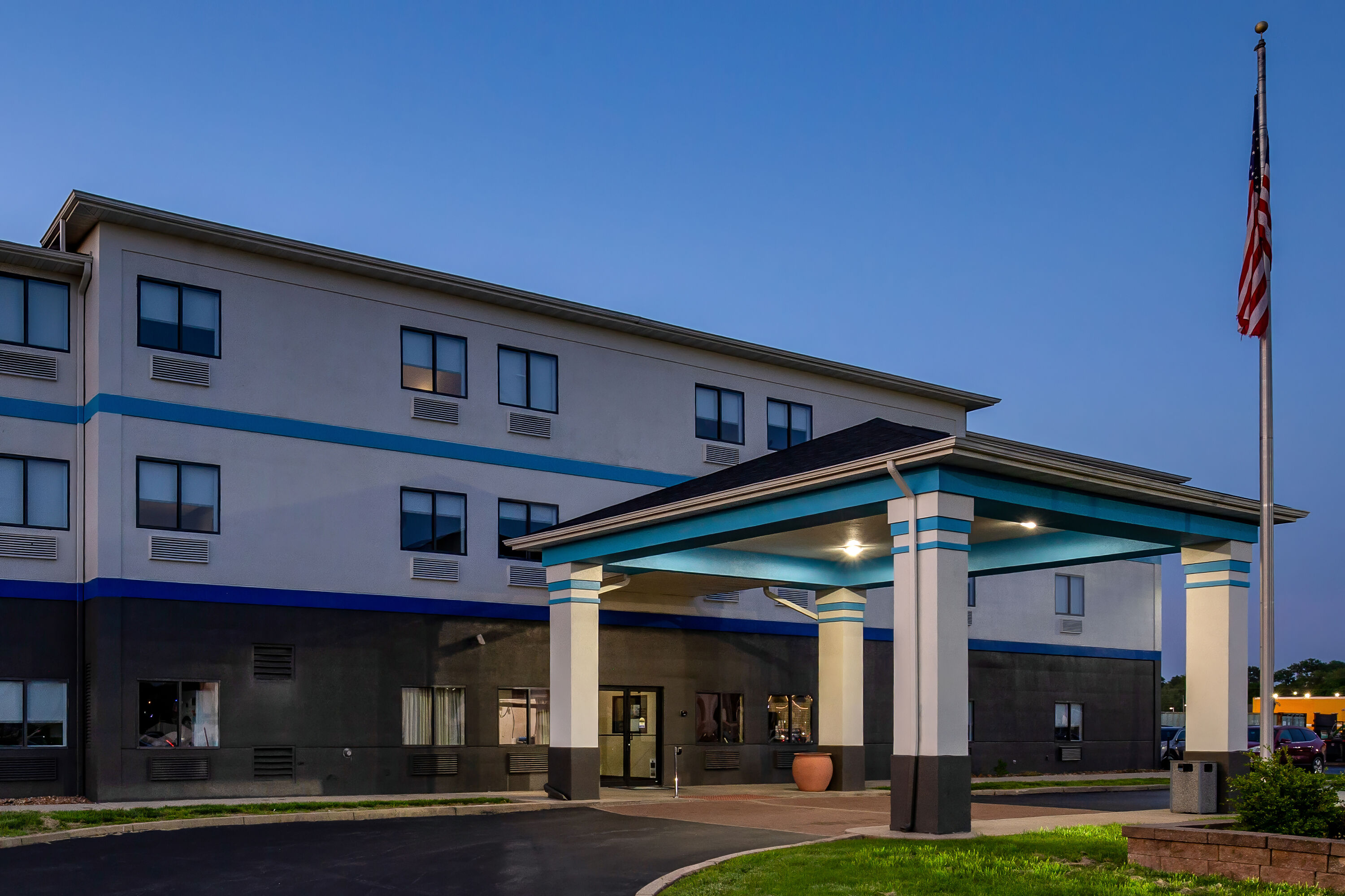Exterior Night Image of Days Inn by Wyndham Collinsville/St. Louis hotel in Collinsville, Illinois