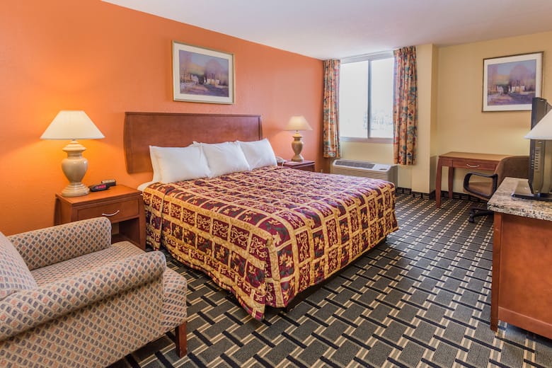 Days Hotel Conference Center By Wyndham Danville Hotels Guest Room At The Days Hotel Conference Center By Wyndham Danville In Illinois