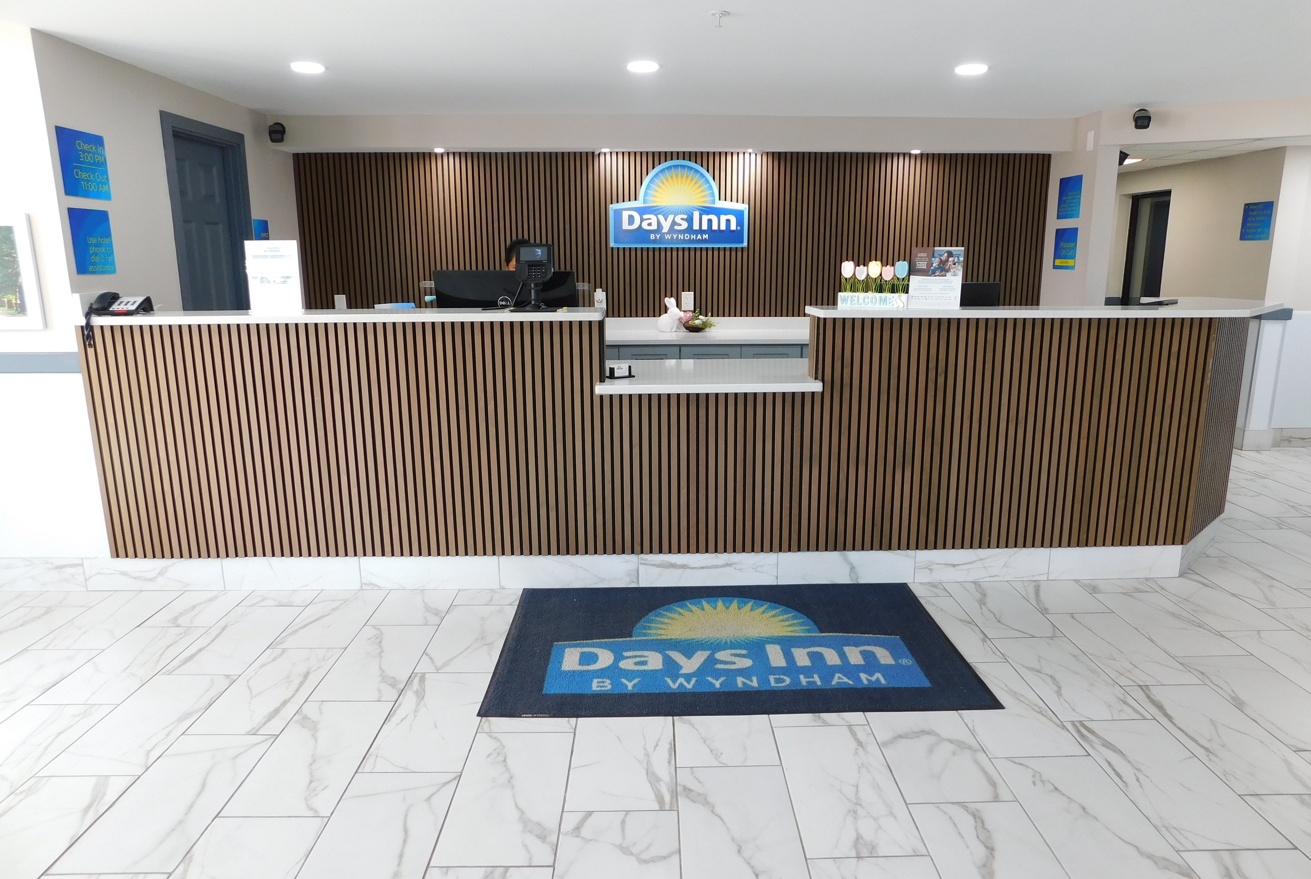 Days Inn by Wyndham Effingham reception in Effingham, Illinois