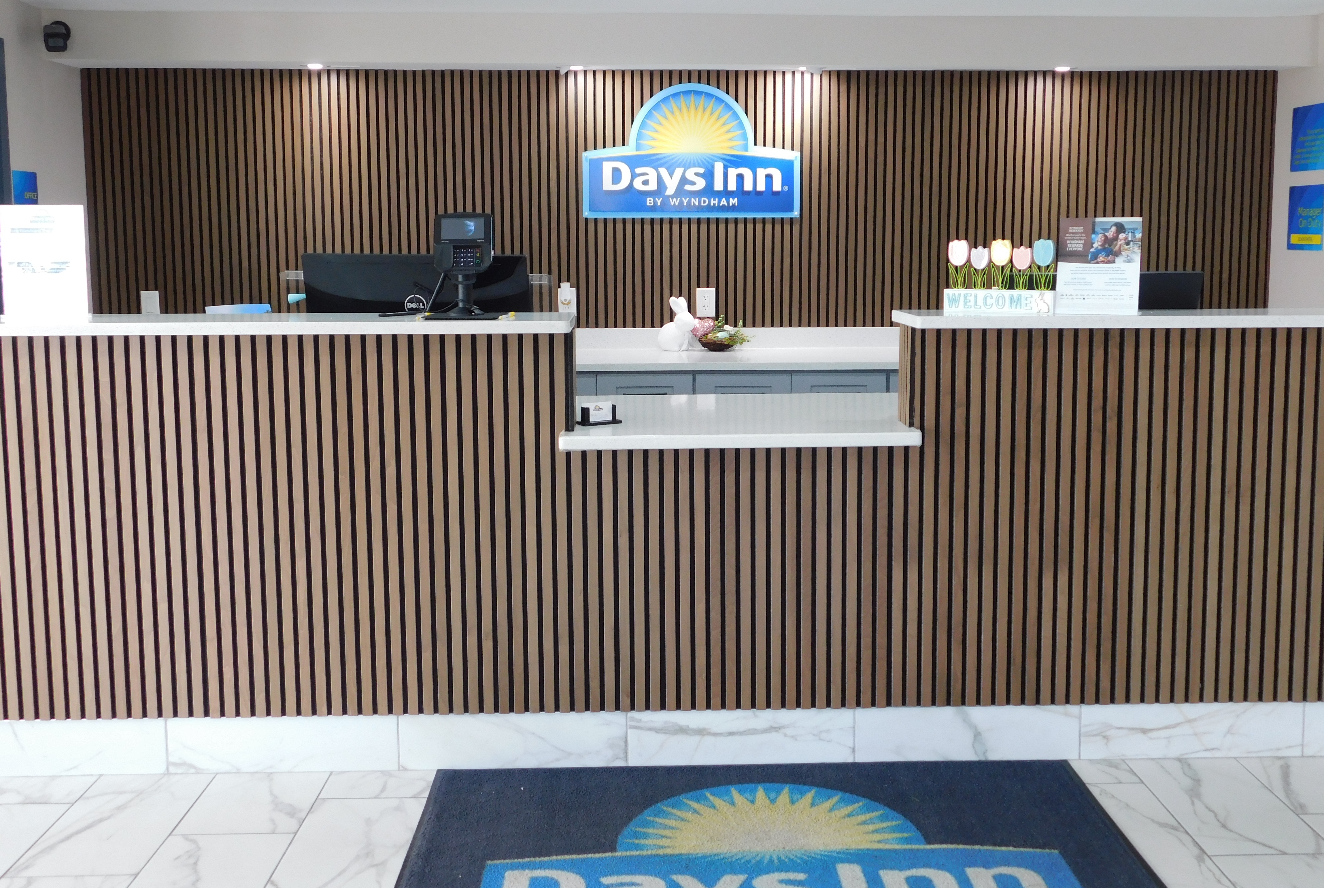 Days Inn by Wyndham Effingham reception in Effingham, Illinois