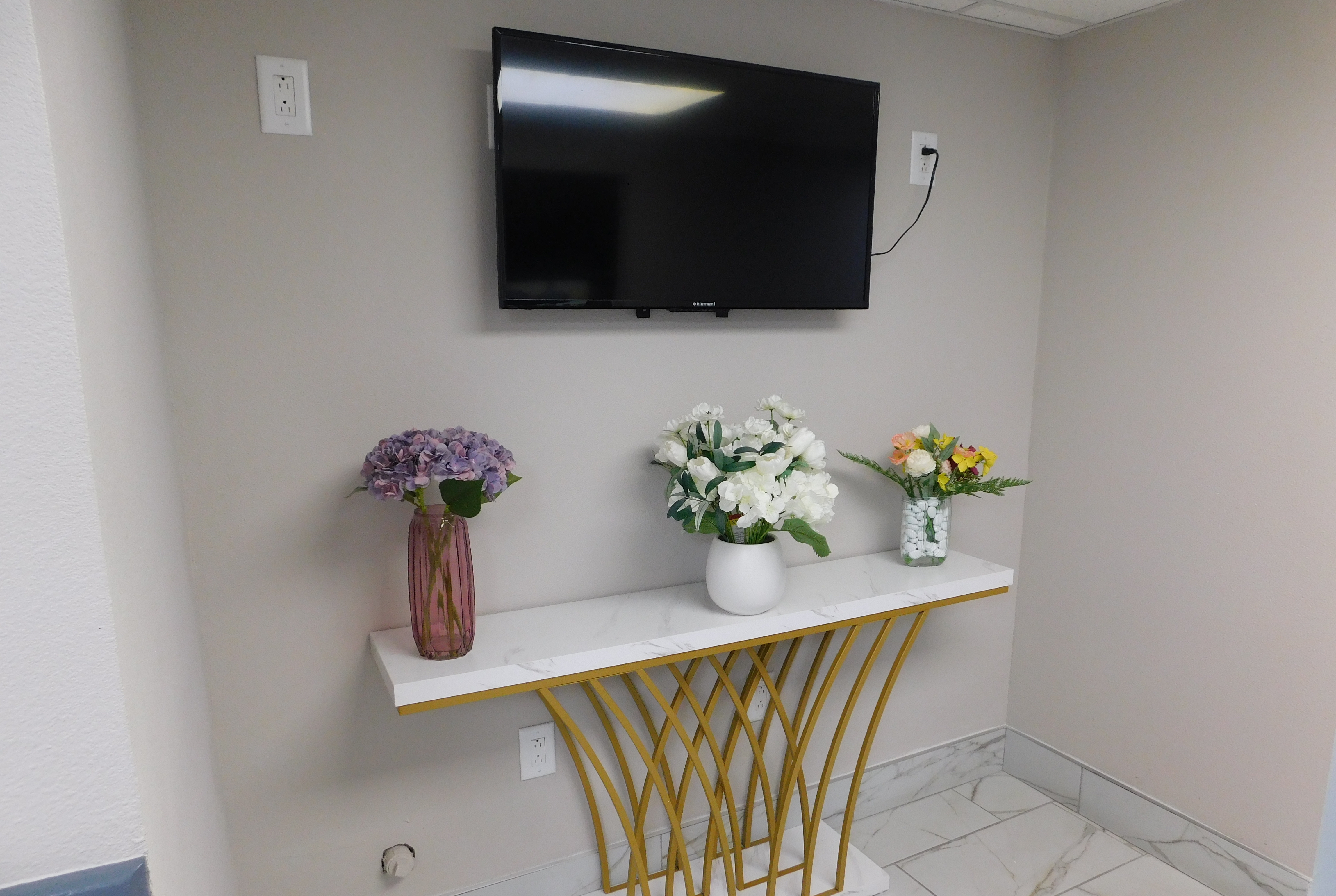 Days Inn by Wyndham Effingham lobby feature in Effingham, Illinois