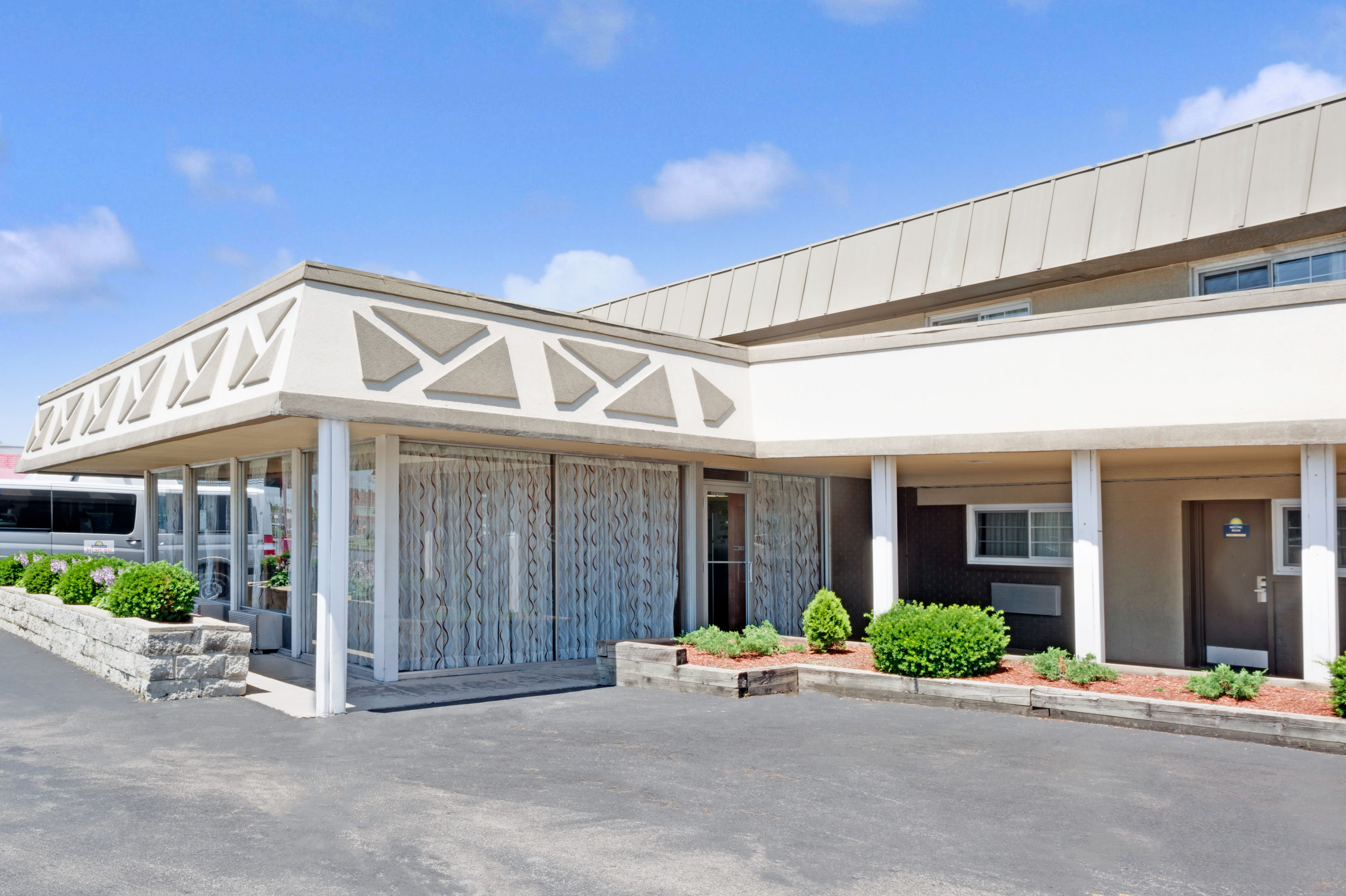 Days Inn By Wyndham Elk Grove Village O Hare Airport West