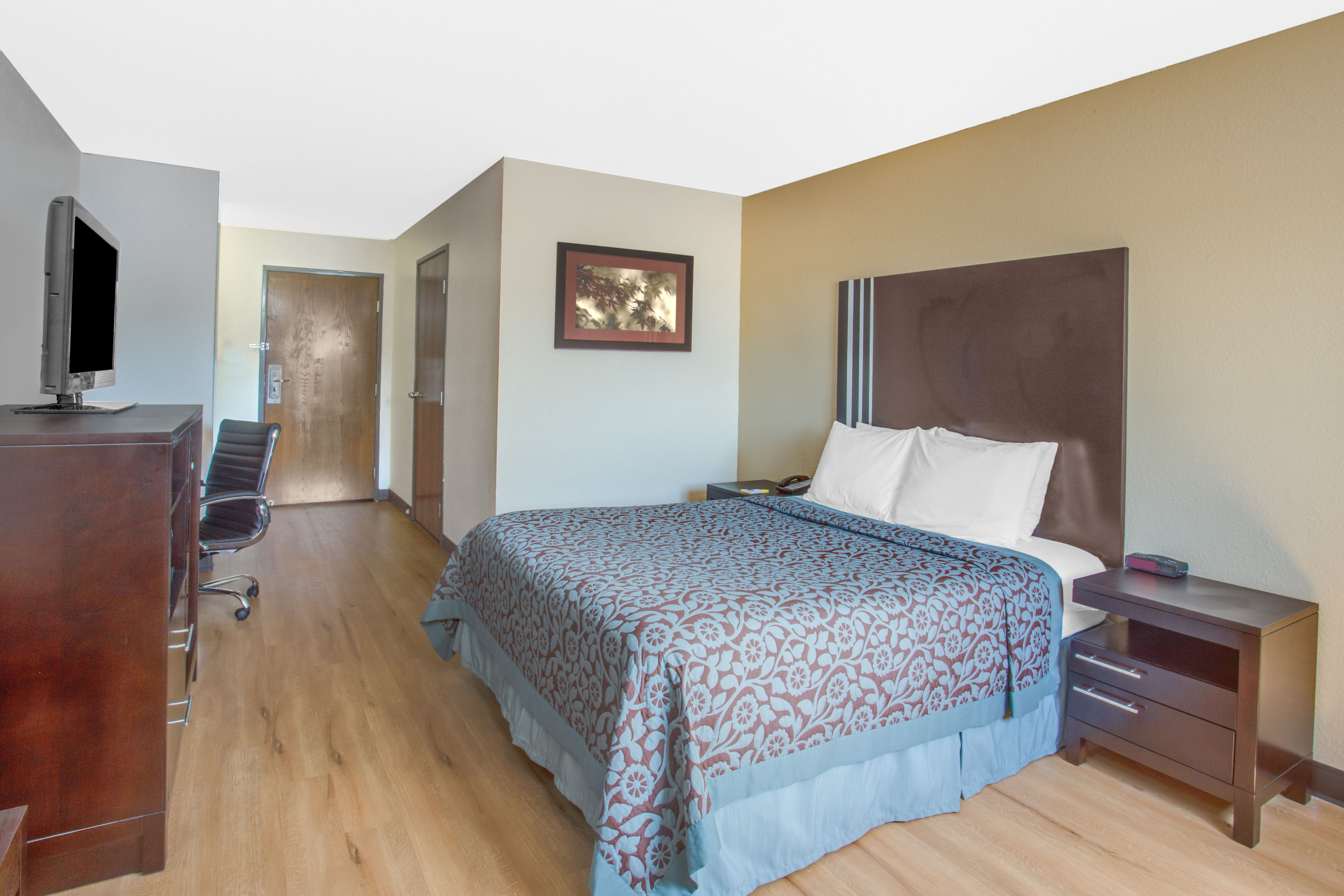 Days Inn by Wyndham Le Roy/Bloomington Southeast Le Roy, IL Hotels