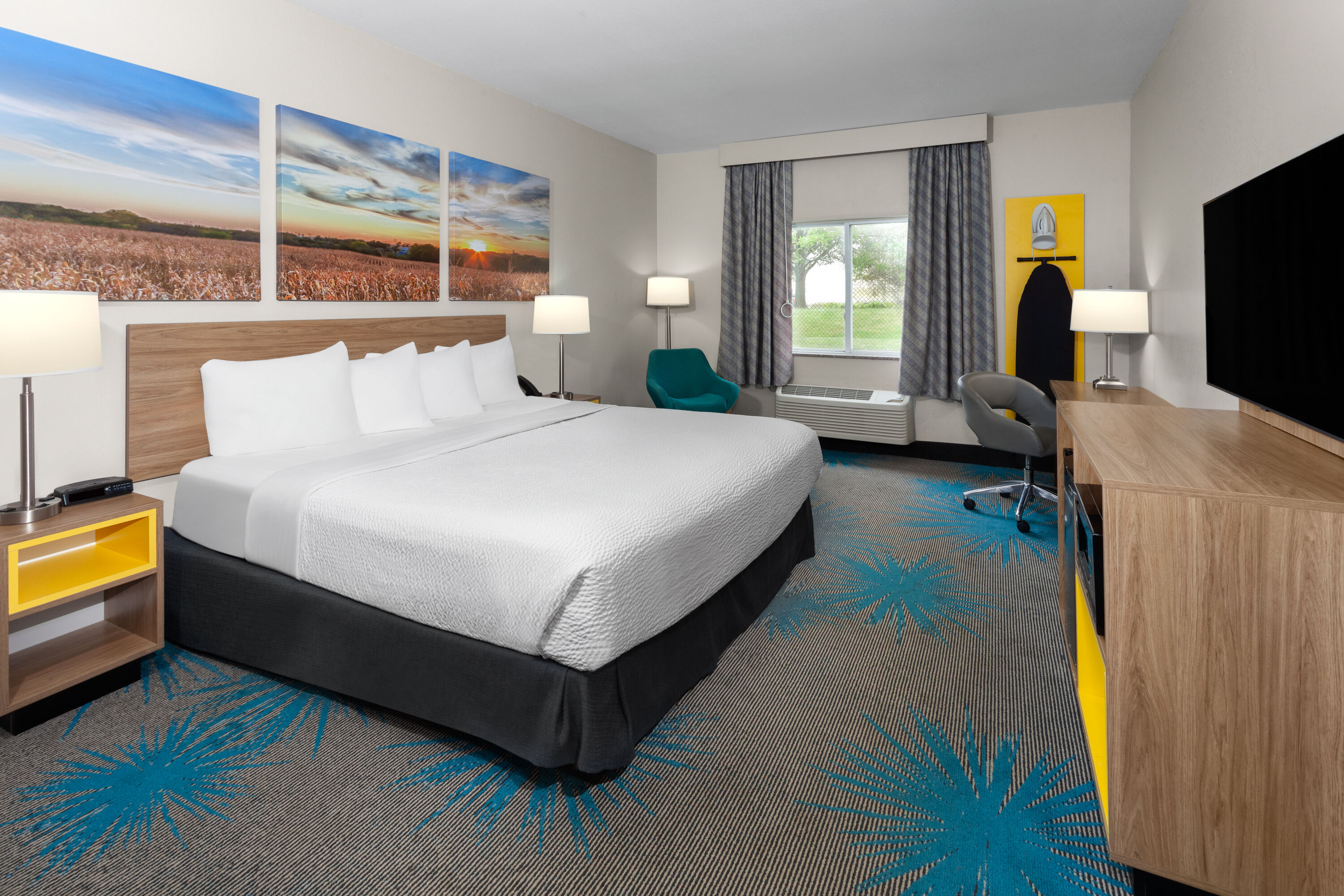 Guest room at the Days Inn & Suites by Wyndham Morris/I-80 in Morris, Illinois