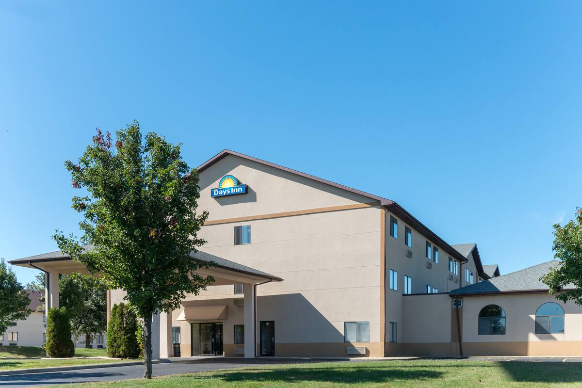 Days Inn Mount Vernon Hotels Il 62864 Exterior Of Days Inn Mount Vernon Hotel In Illinois