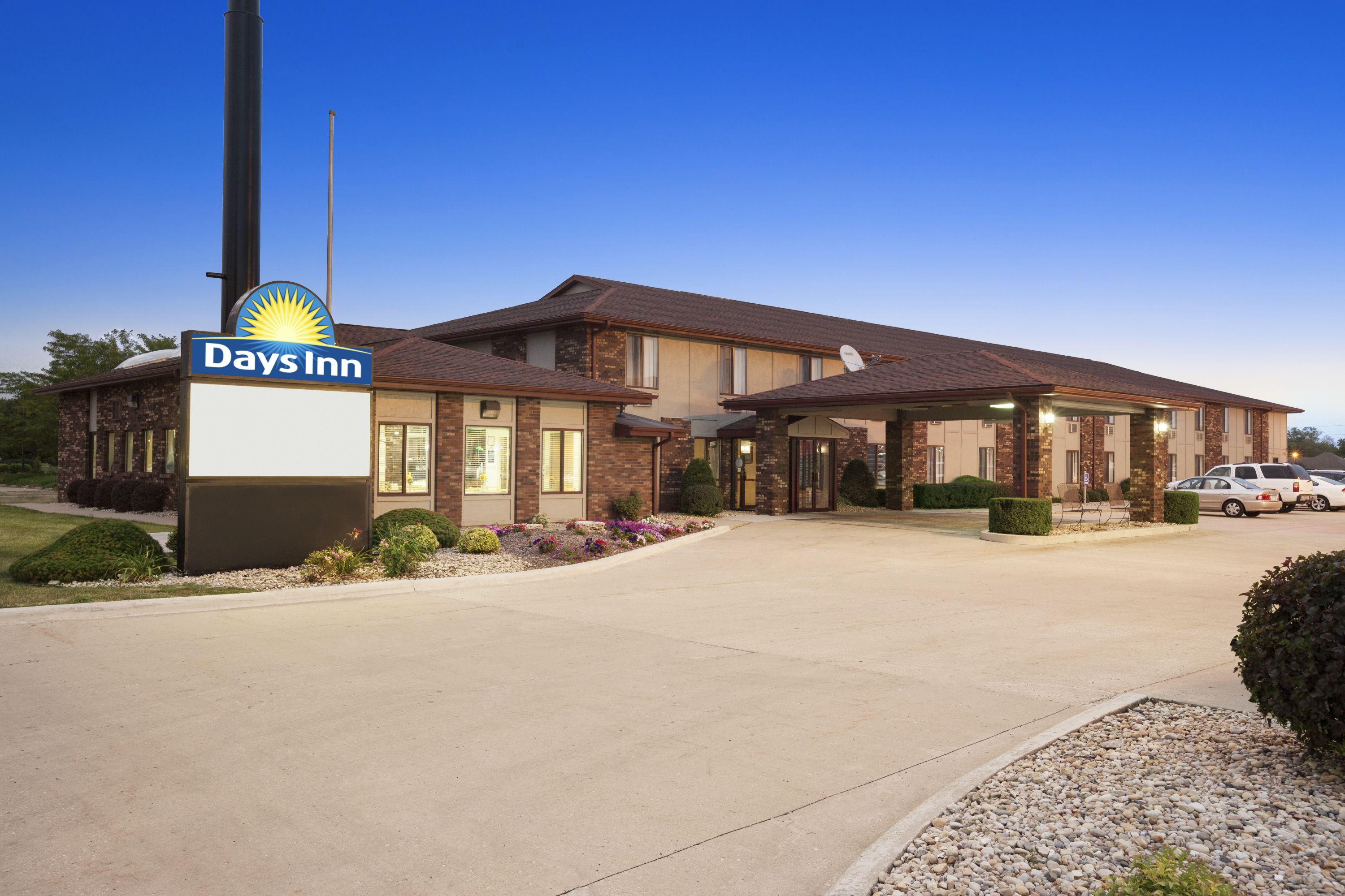 Days Inn By Wyndham Oglesby Starved Rock Oglesby Il Hotels