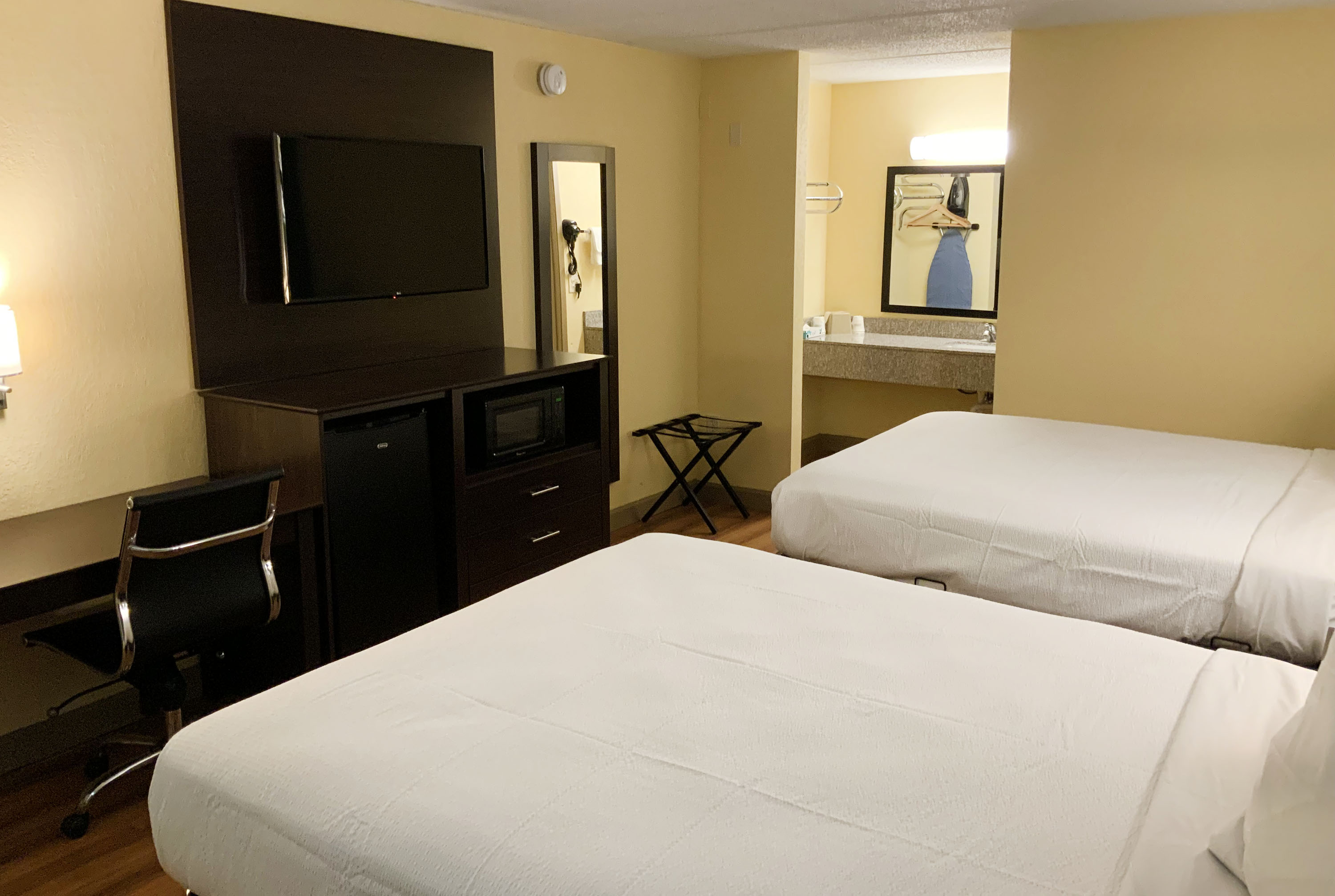 Guest room at the Days Inn by Wyndham Troy IL in Troy, Illinois