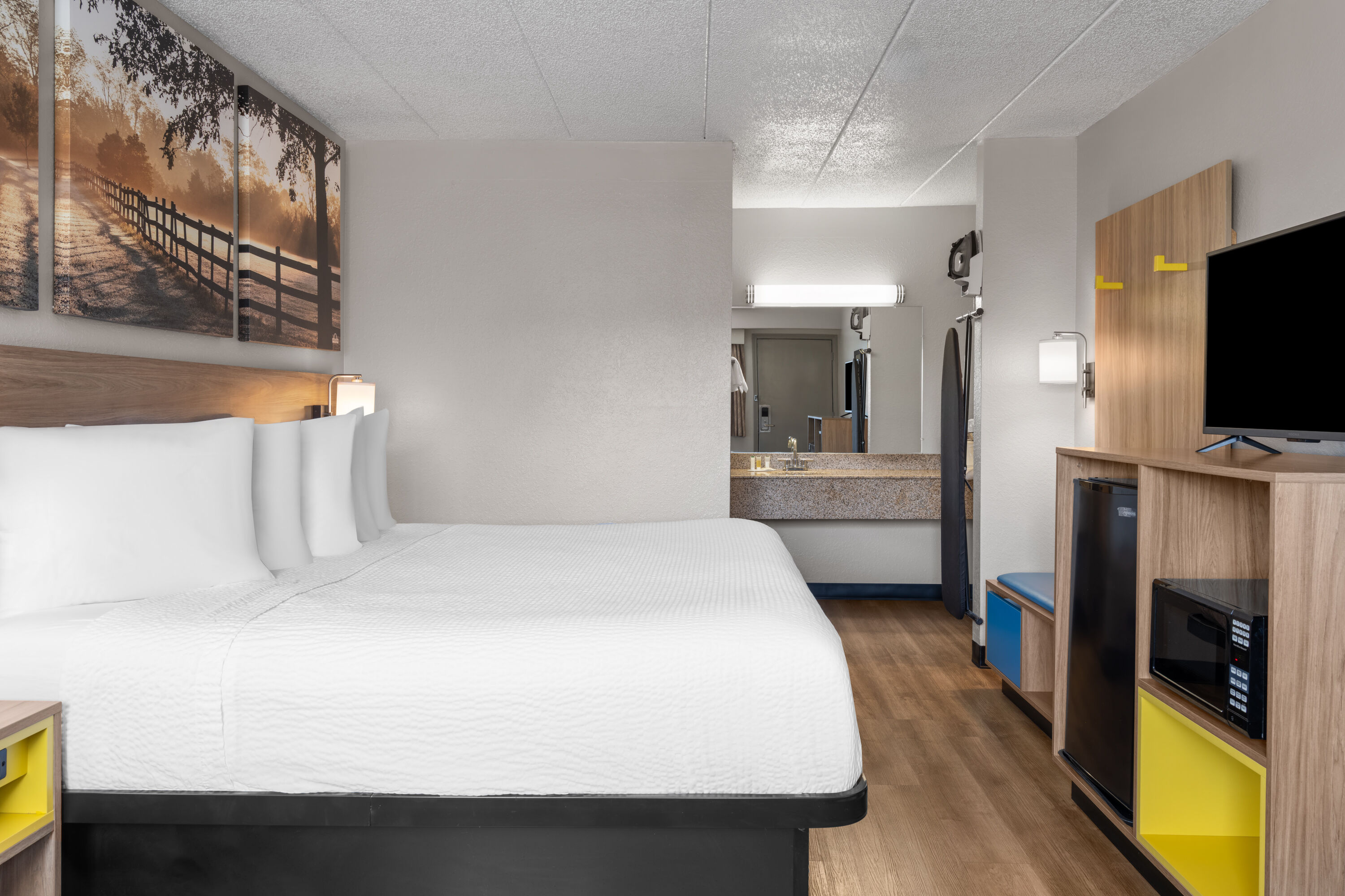 Guest room at the Days Inn by Wyndham Cloverdale Greencastle in Cloverdale, Indiana