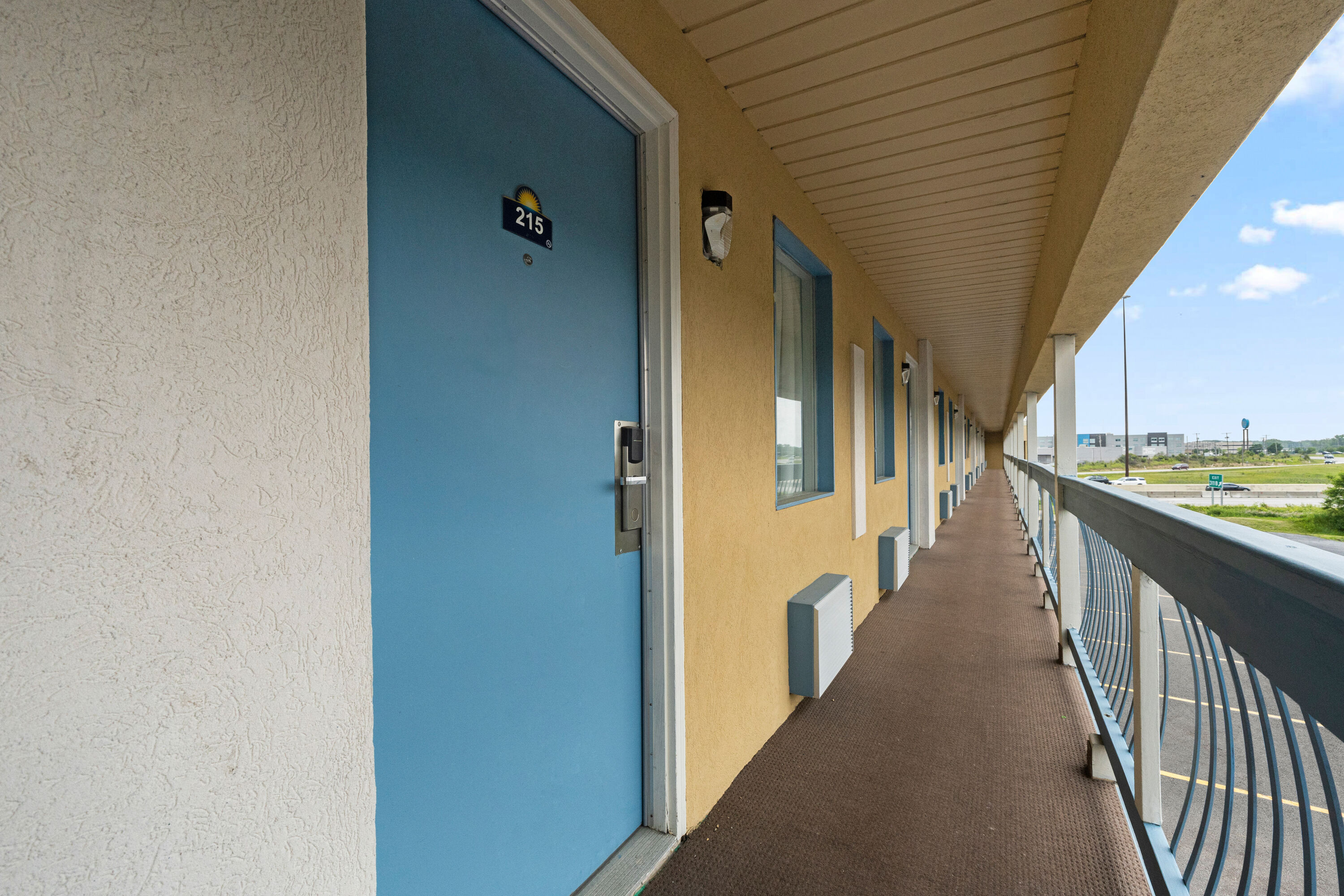 Exterior Day Image of Days Inn by Wyndham Fort Wayne hotel in Fort Wayne, Indiana