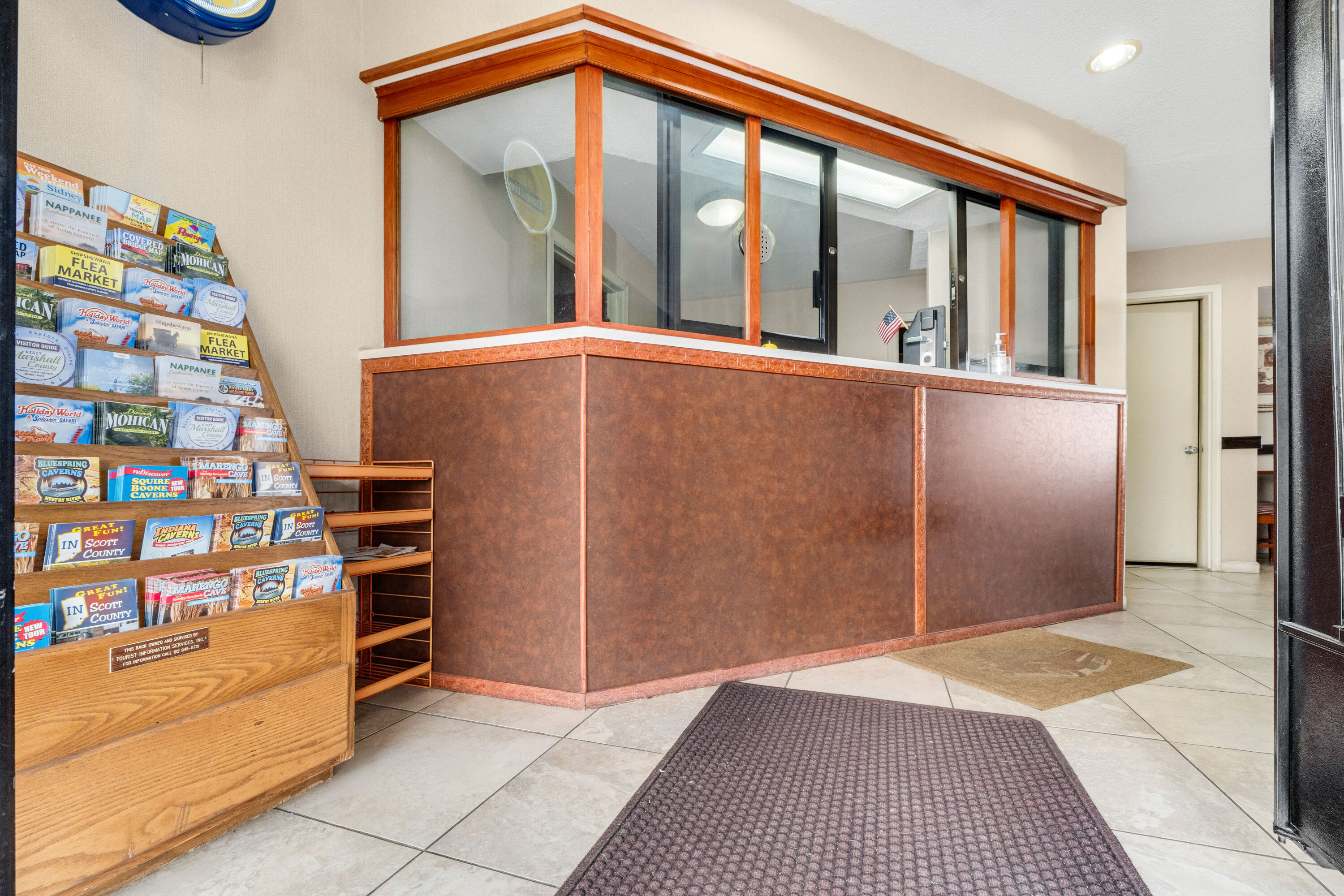 Days Inn by Wyndham Fort Wayne reception in Fort Wayne, Indiana