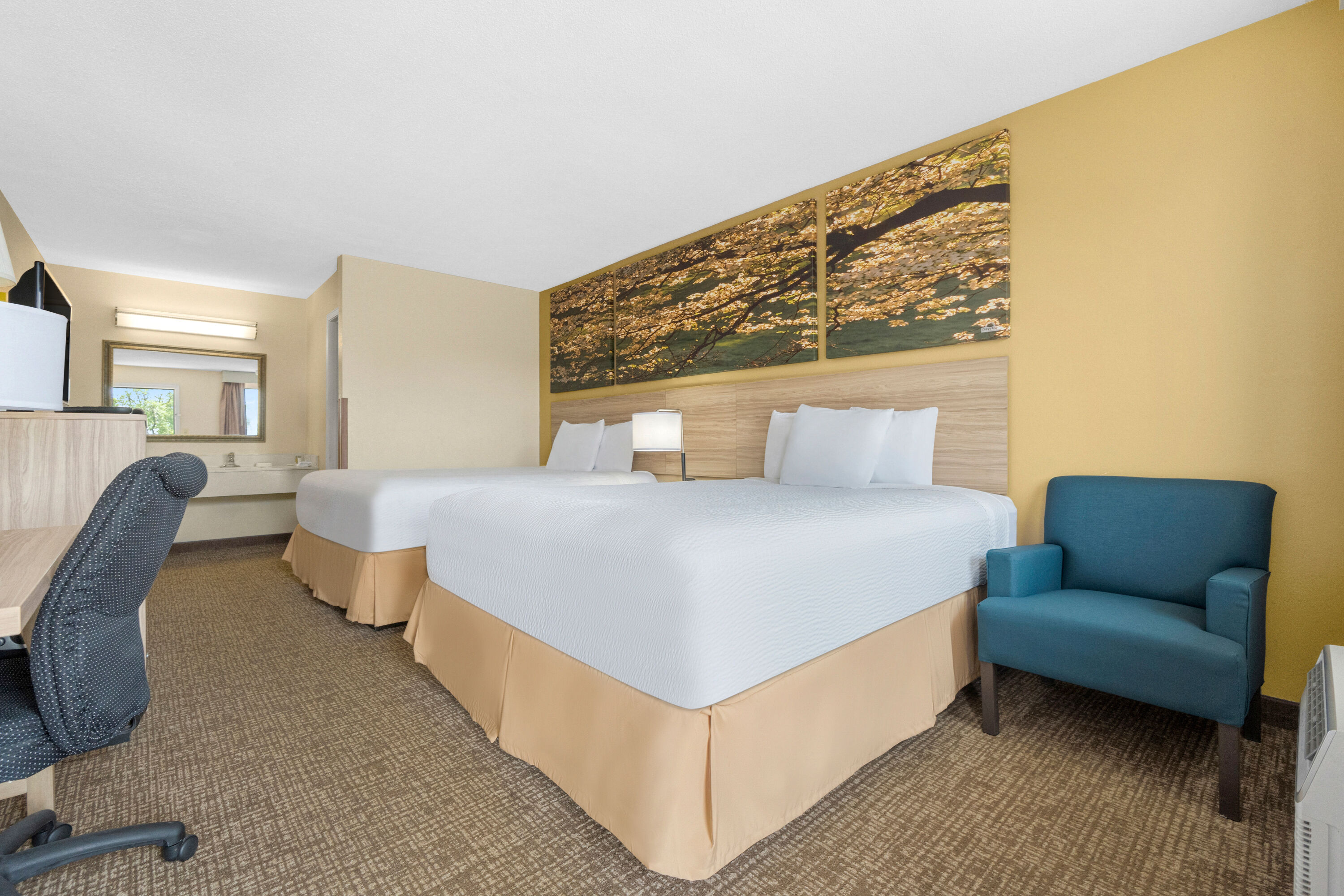 Double bed guest room at the Days Inn by Wyndham Fort Wayne in Fort Wayne, Indiana